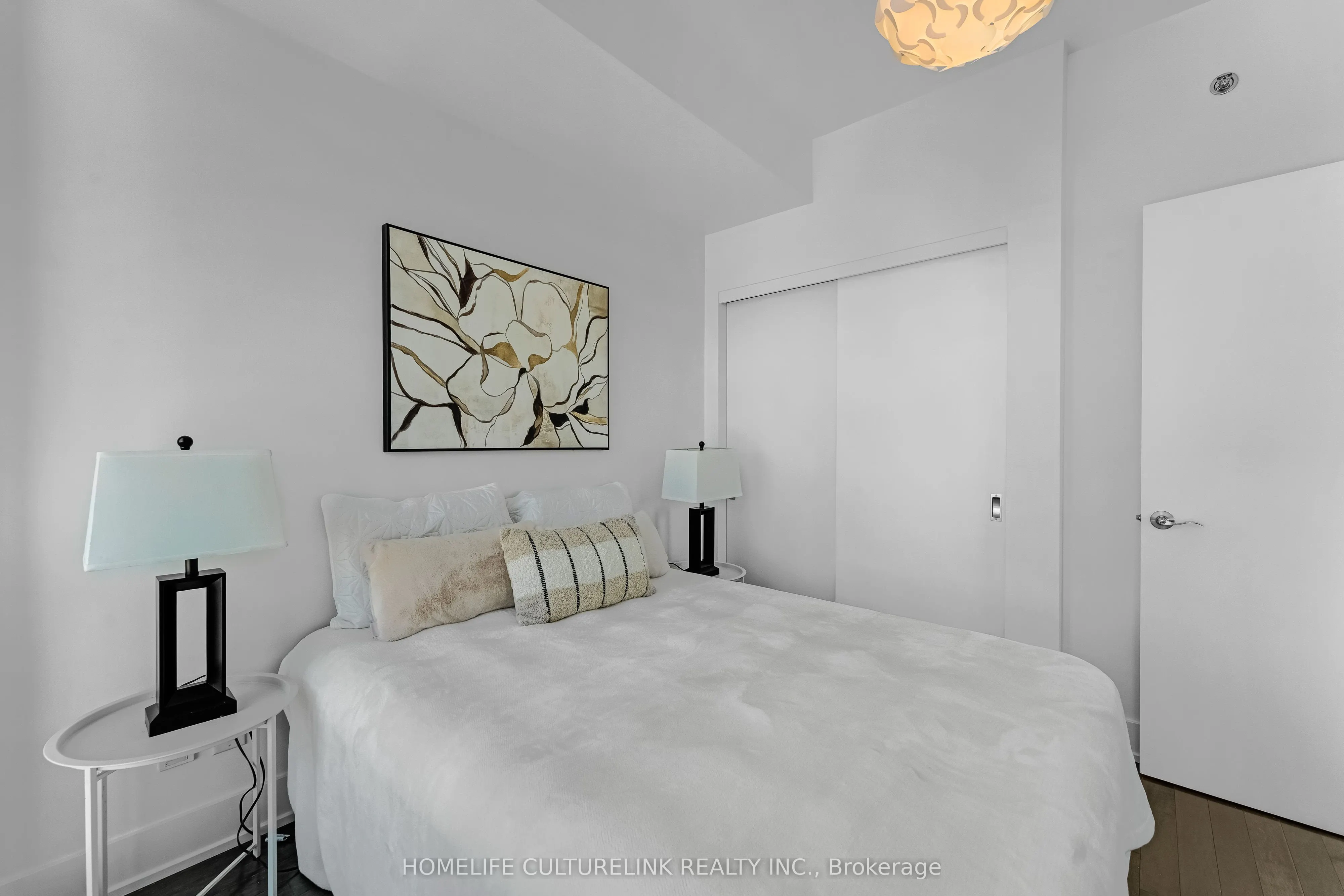 88 Richmond Road #512