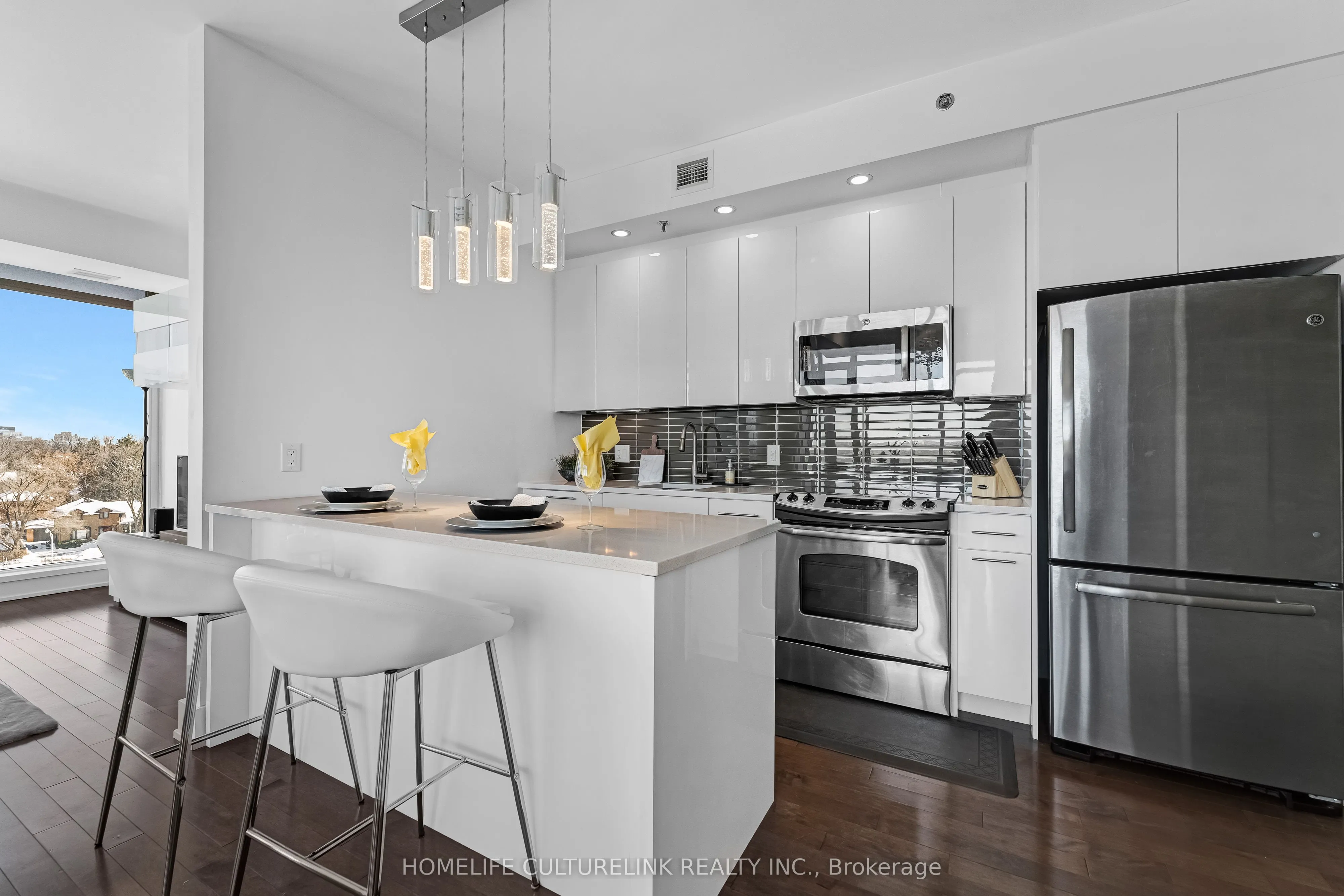 88 Richmond Road #512