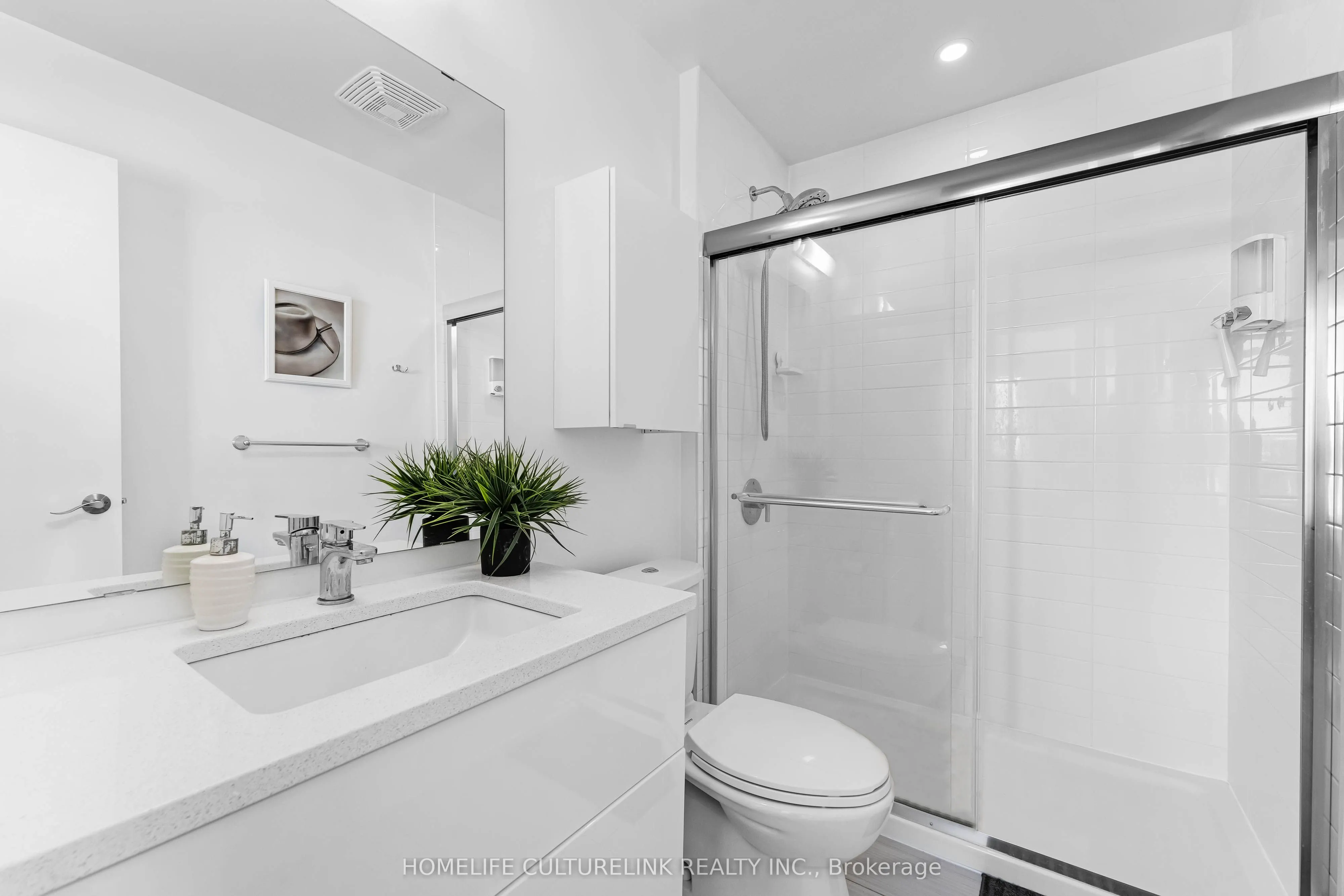 88 Richmond Road #512