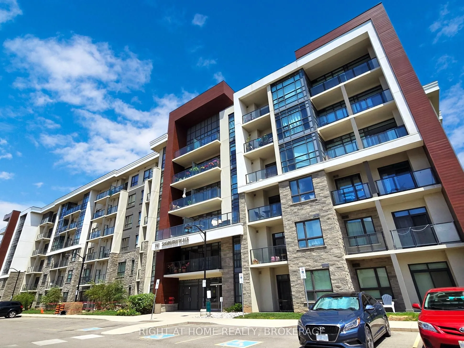 101 Shoreview Place #111