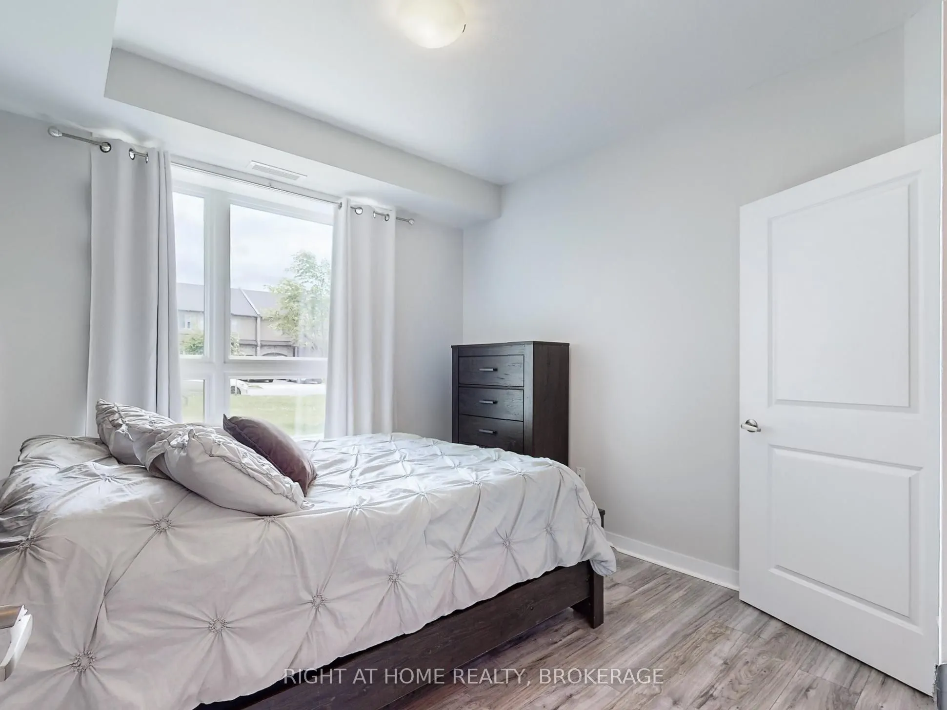 101 Shoreview Place #111