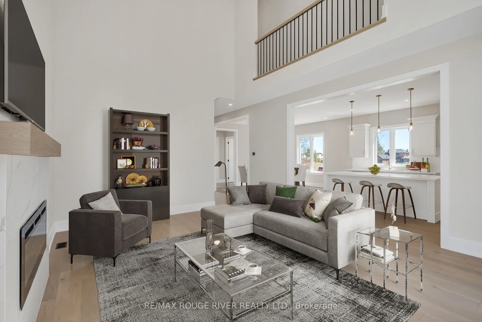 213 SUZANNE MESS Boulevard