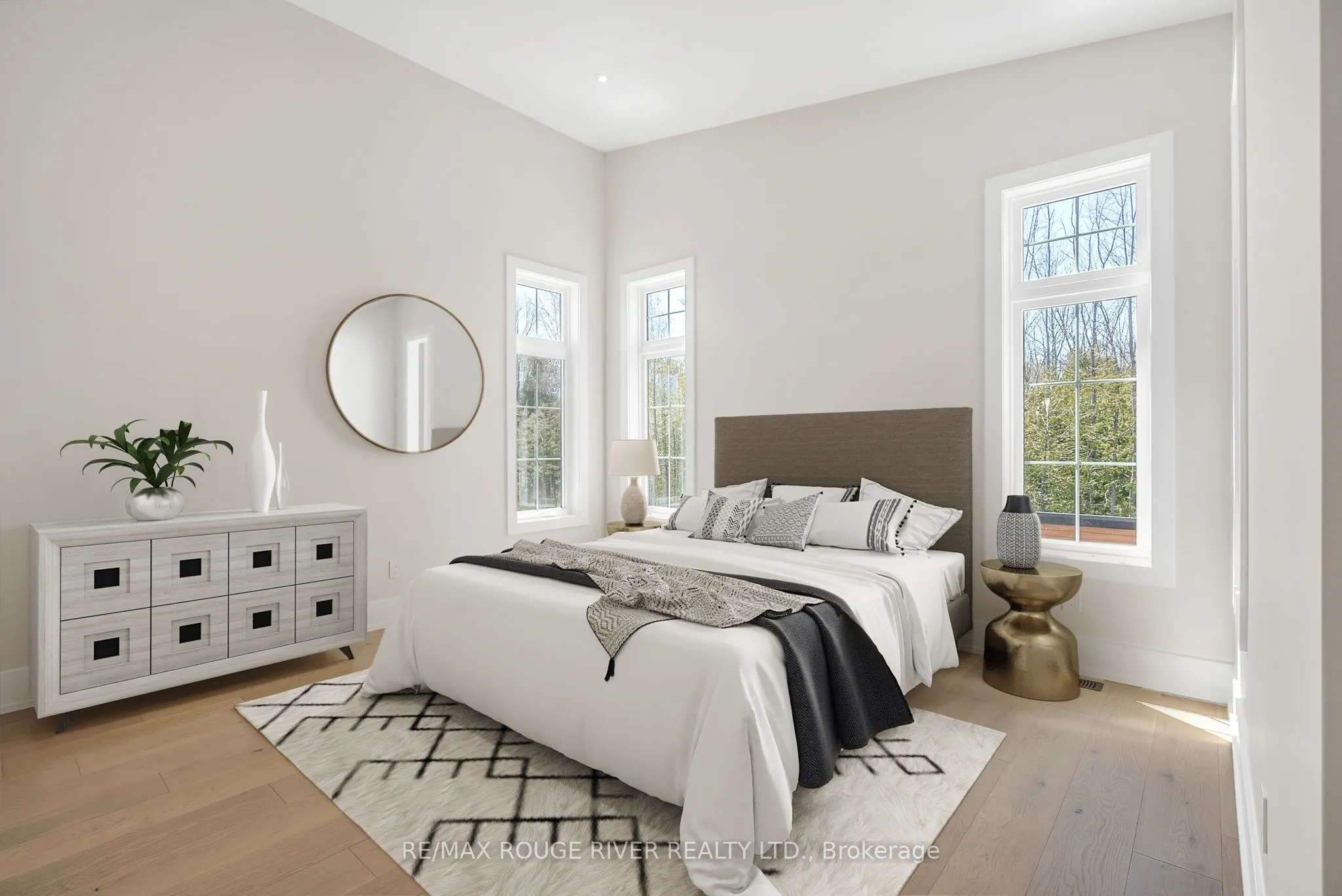213 SUZANNE MESS Boulevard