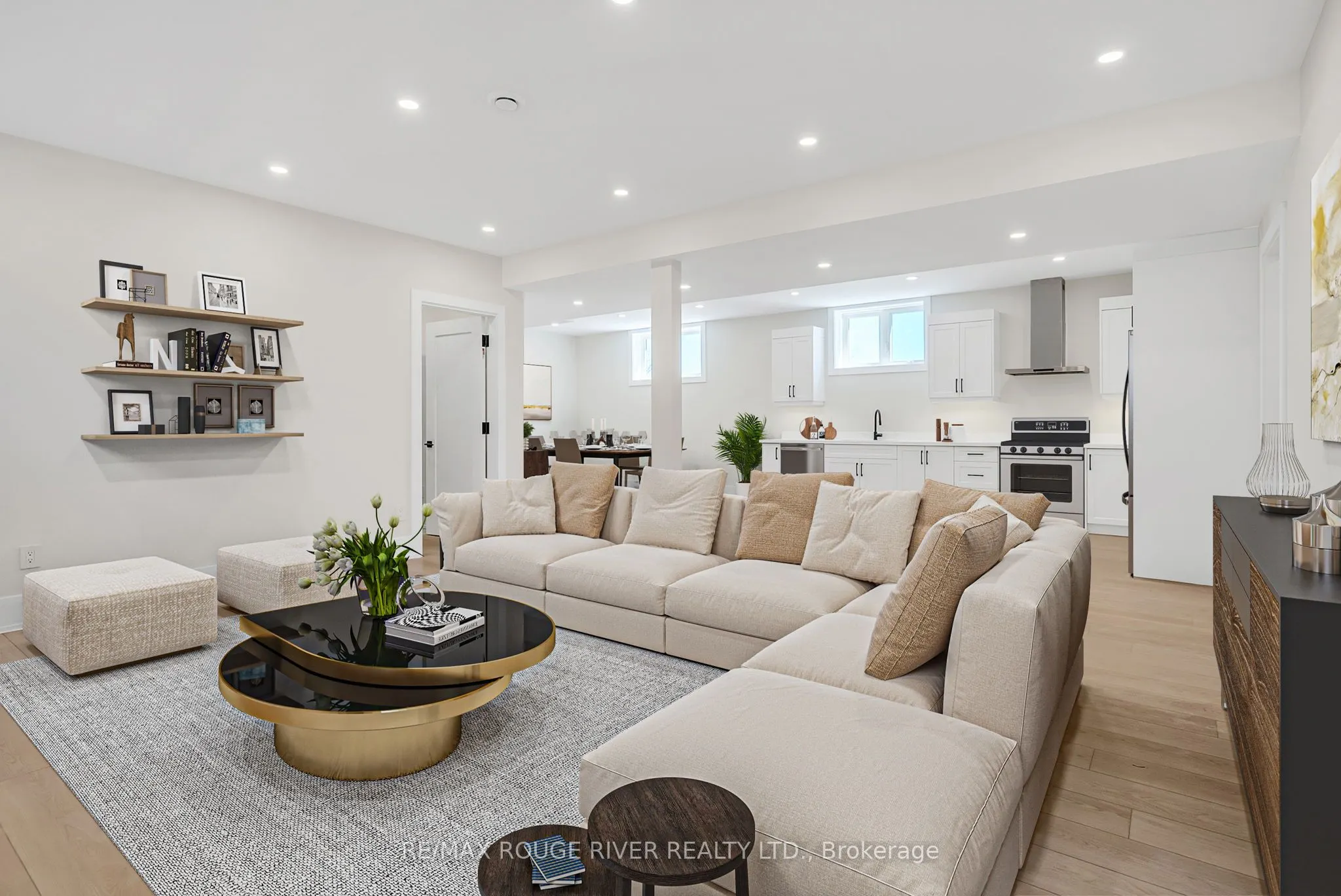 213 SUZANNE MESS Boulevard