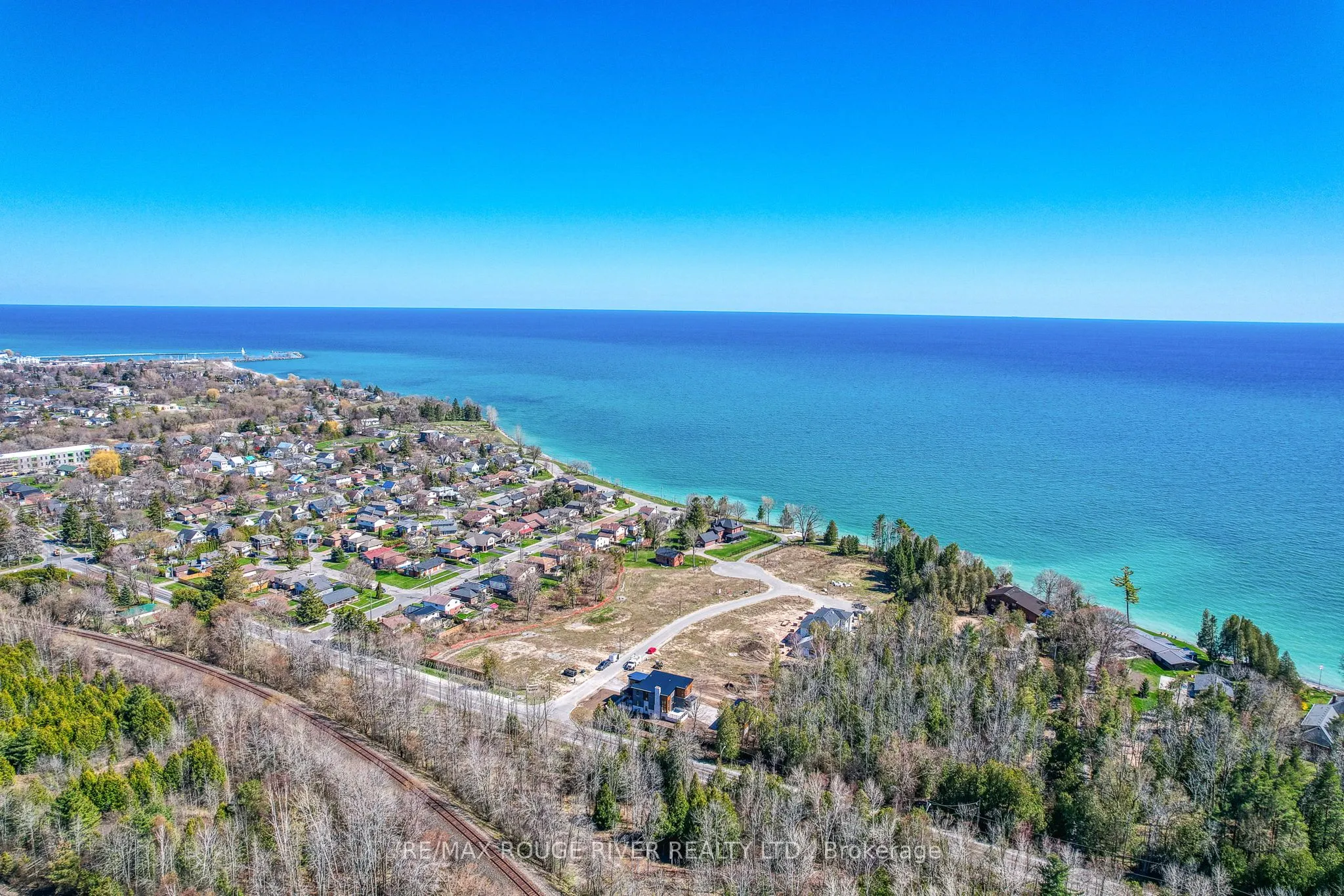 213 SUZANNE MESS Boulevard