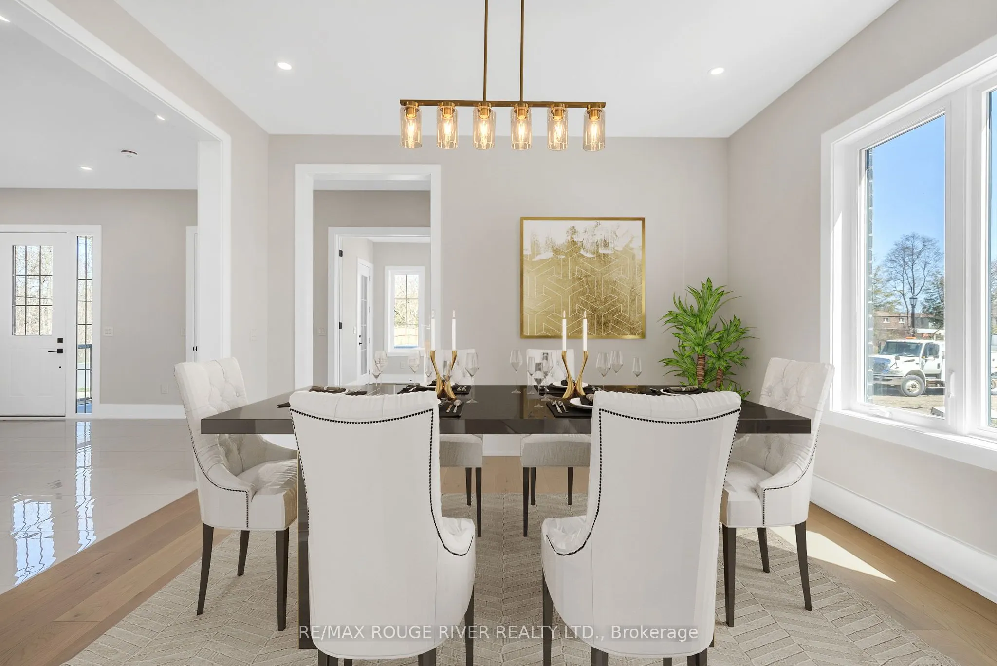 213 SUZANNE MESS Boulevard