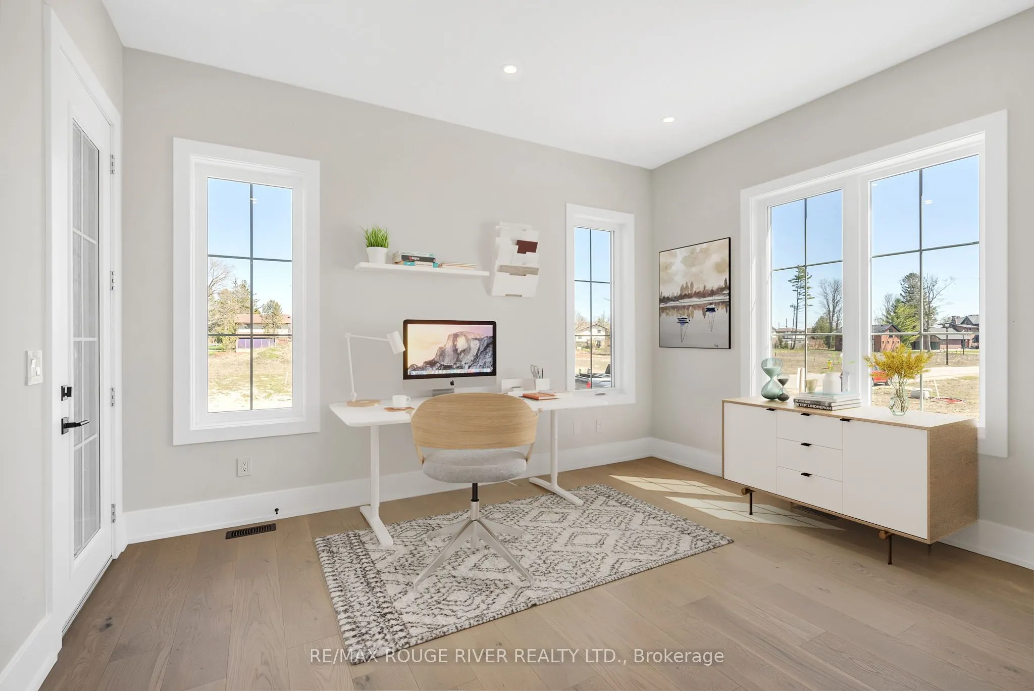 213 SUZANNE MESS Boulevard