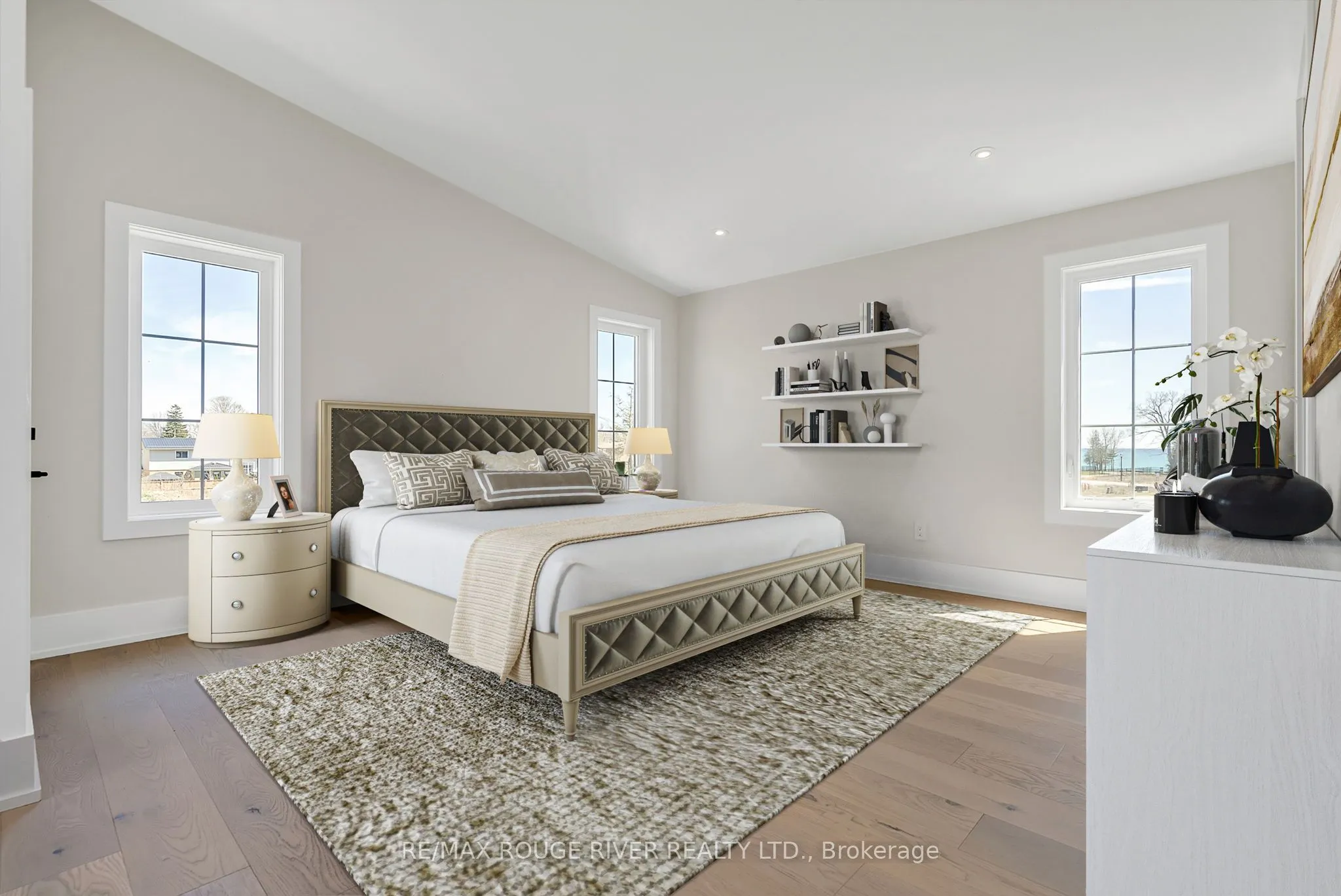 213 SUZANNE MESS Boulevard