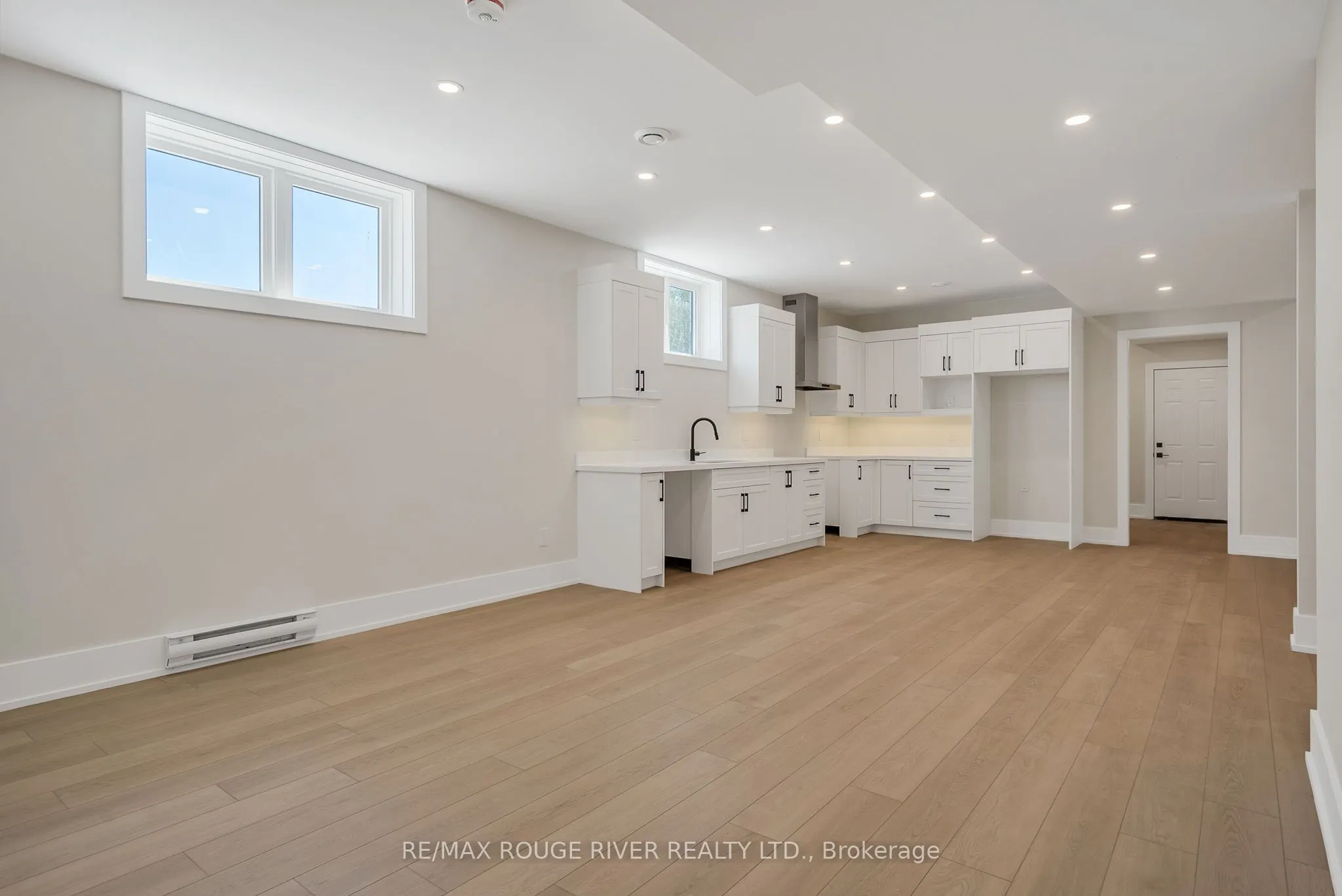 213 SUZANNE MESS Boulevard