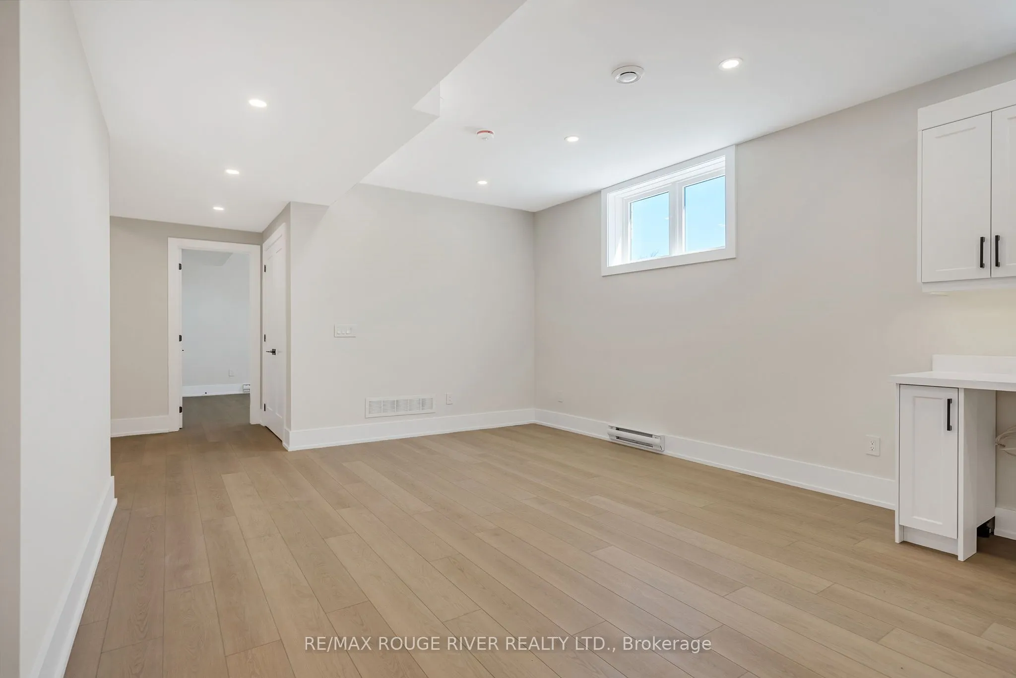 213 SUZANNE MESS Boulevard