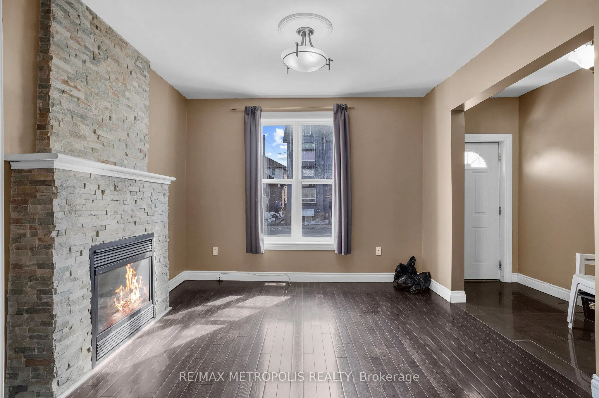 201 BAY Street N