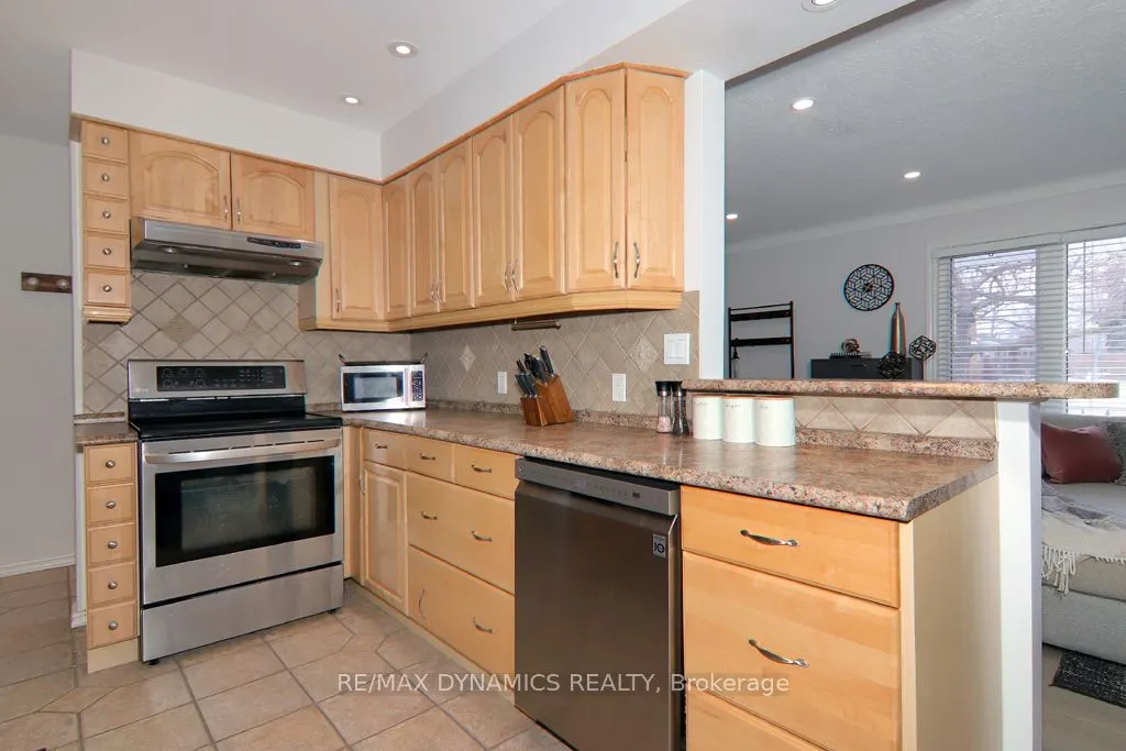 87 Rochelle Drive