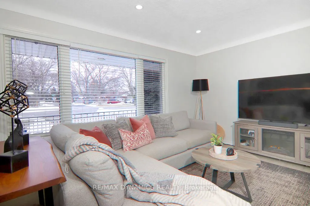 87 Rochelle Drive
