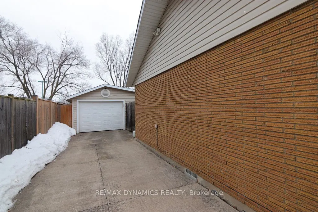 87 Rochelle Drive