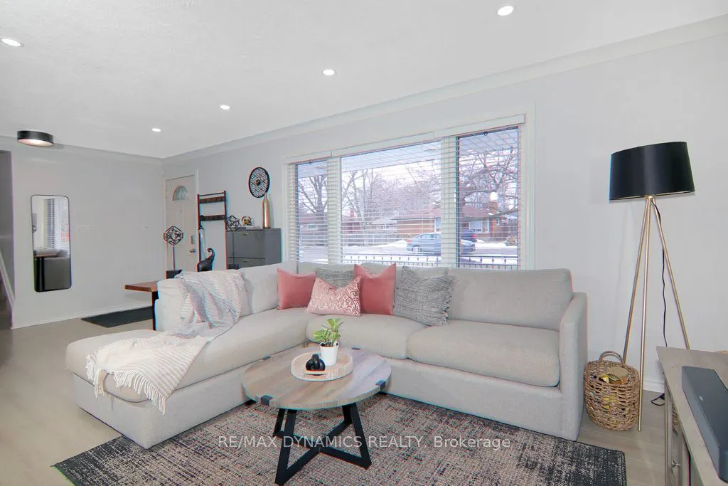 87 Rochelle Drive