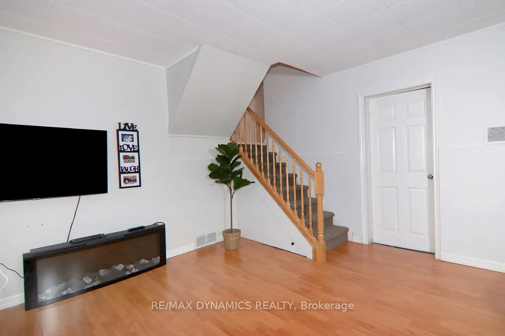 87 Rochelle Drive