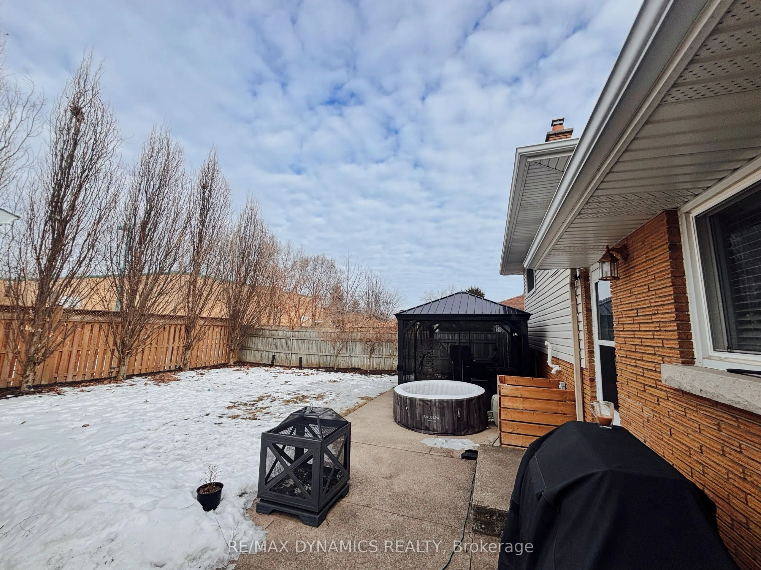 87 Rochelle Drive