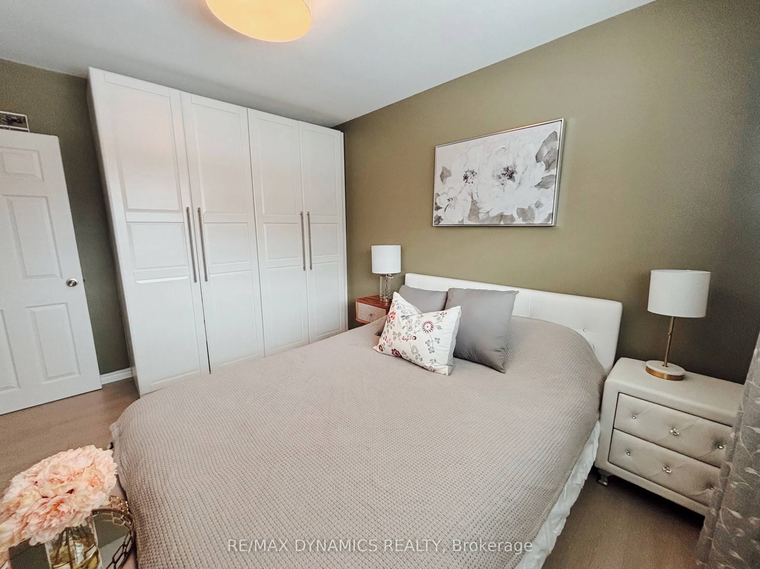 87 Rochelle Drive