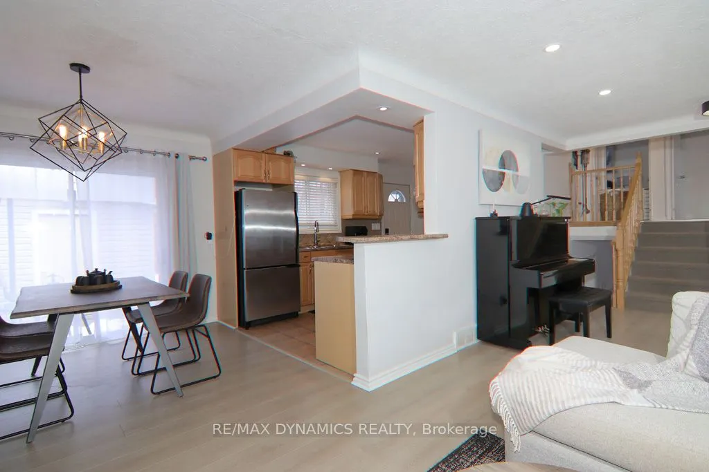 87 Rochelle Drive