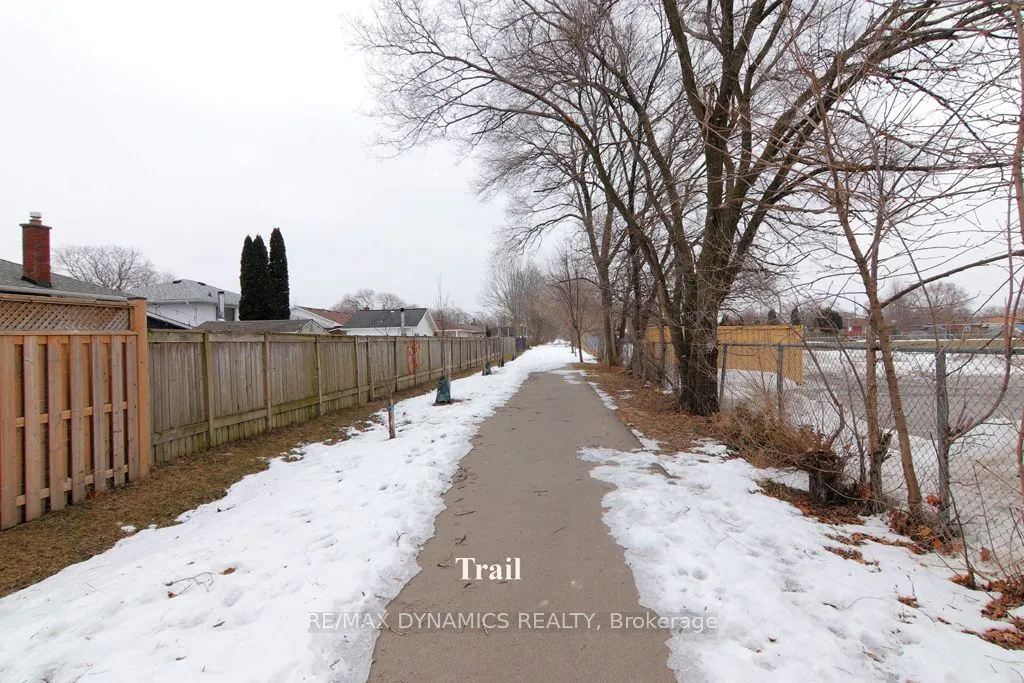 87 Rochelle Drive