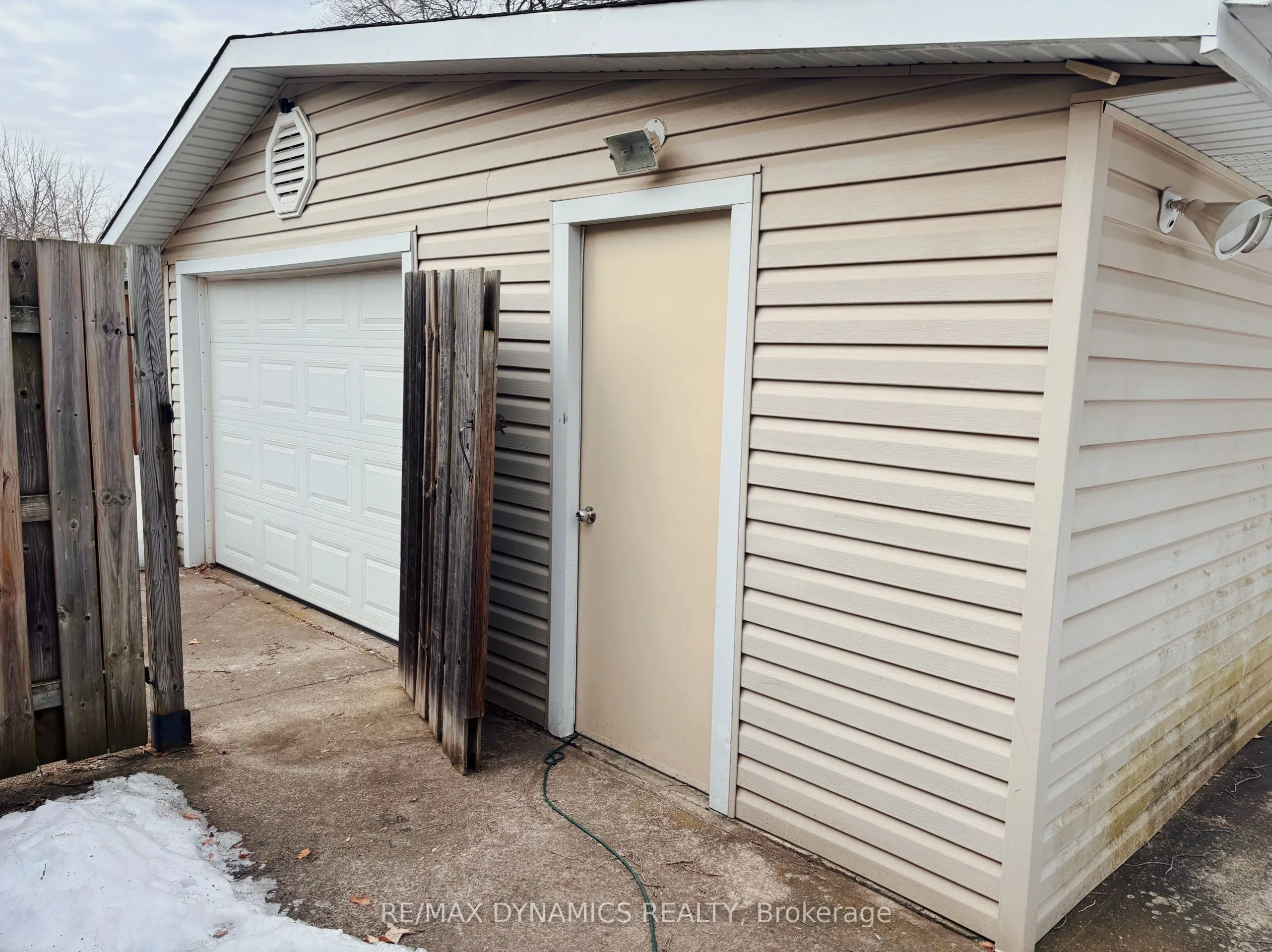 87 Rochelle Drive