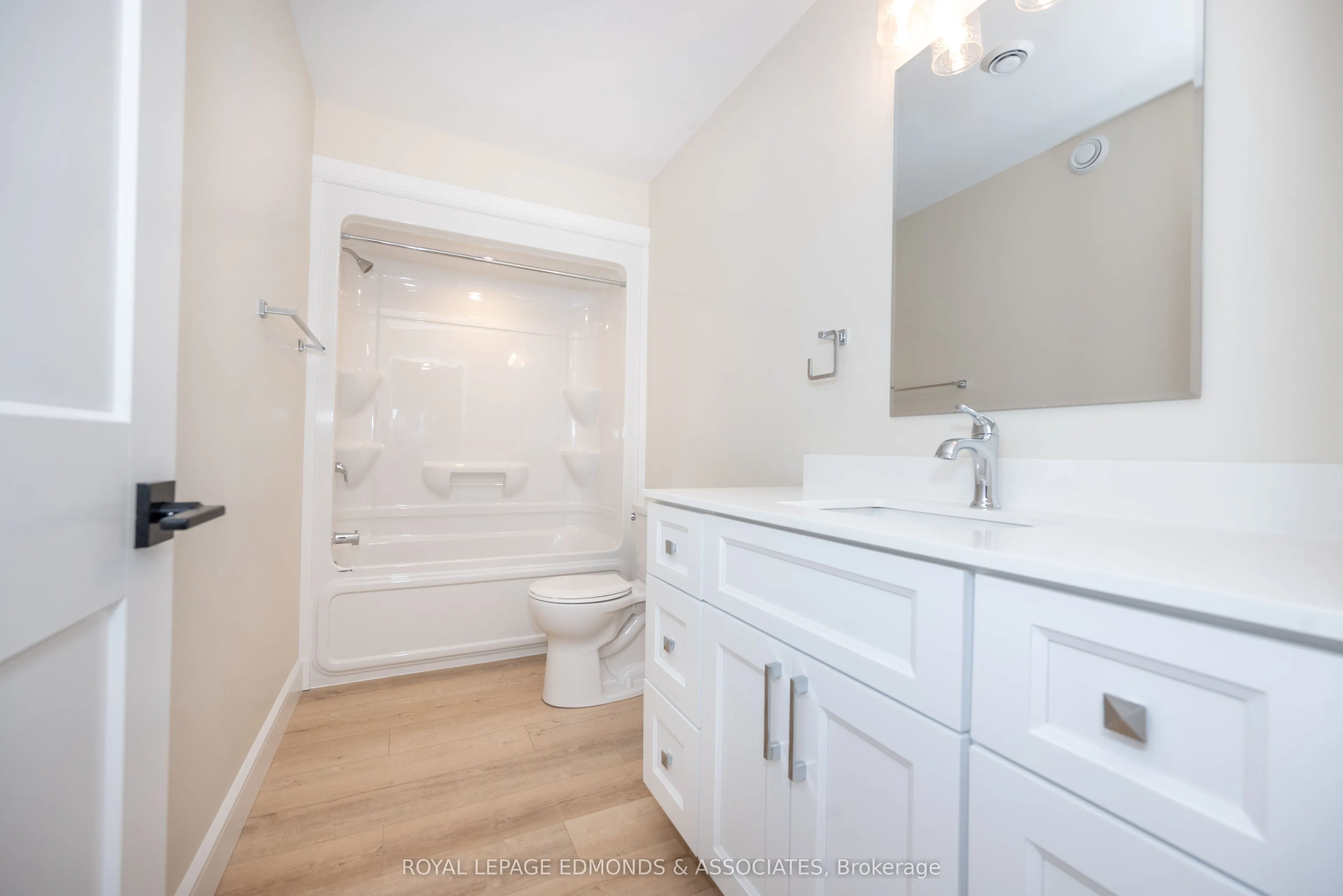 14 Fairway Drive N