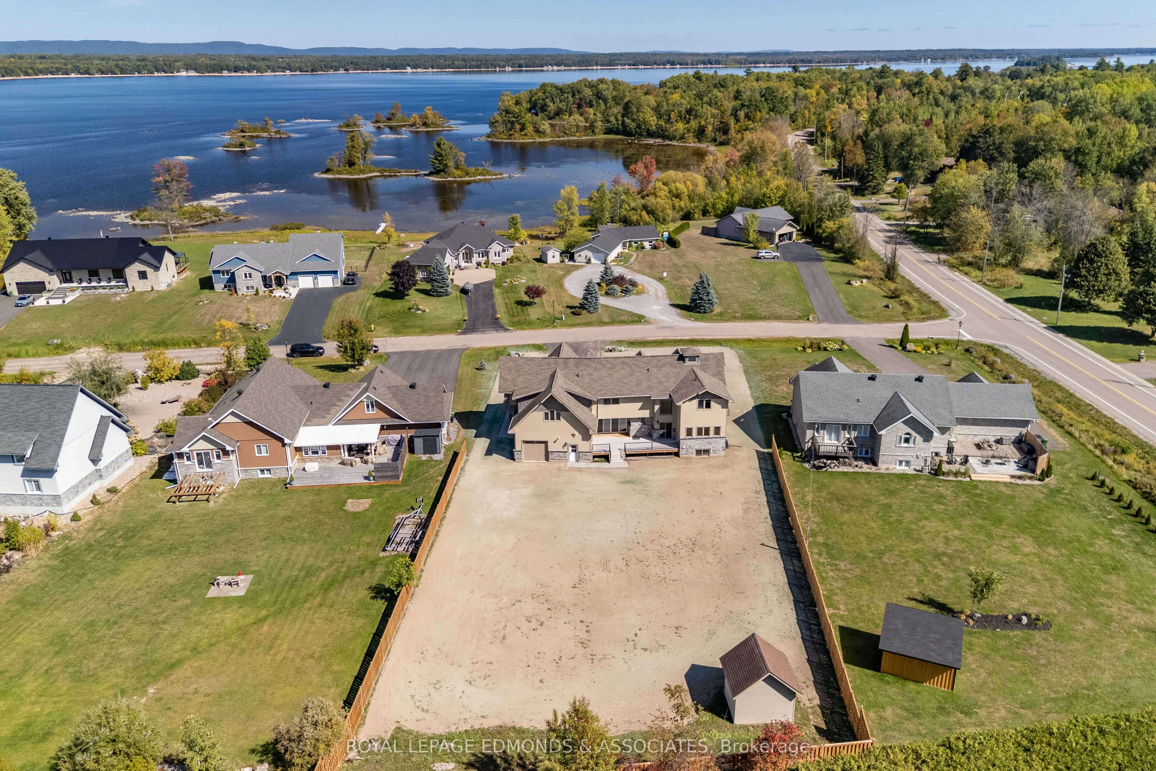14 Fairway Drive N