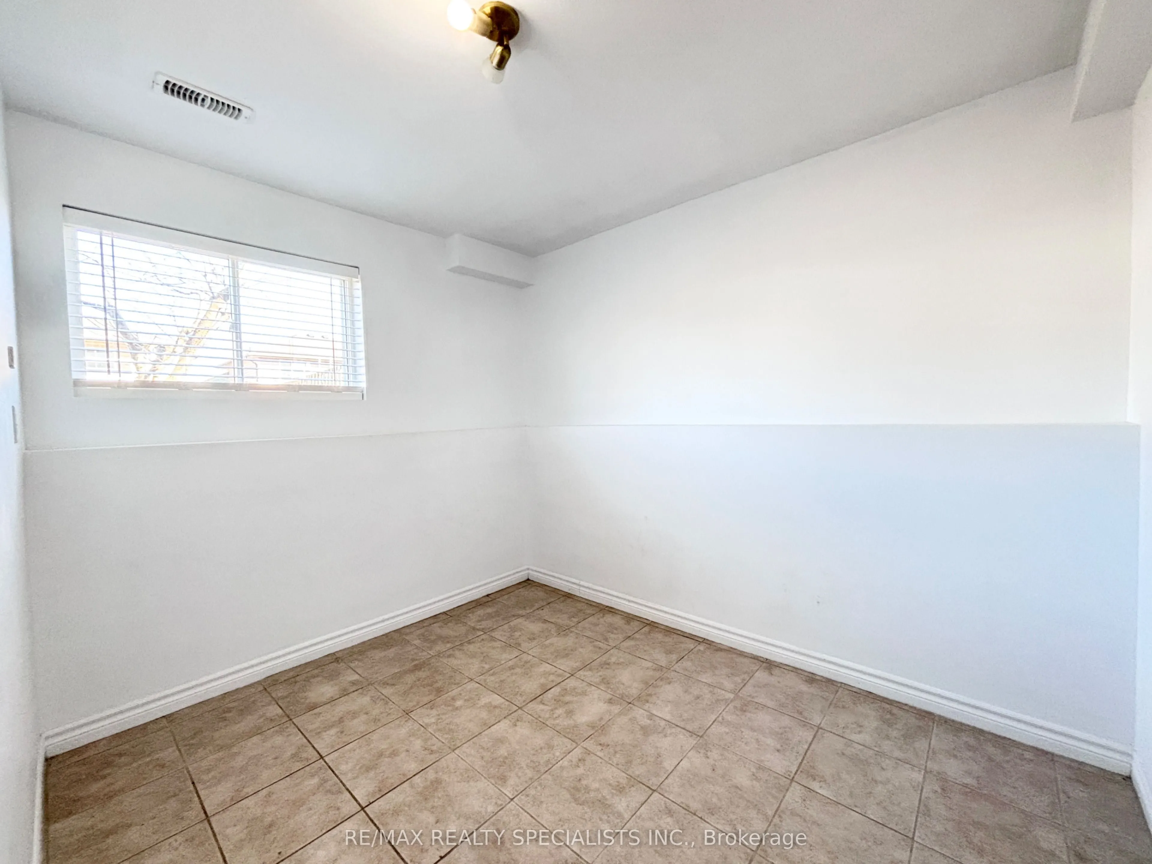2488 Gatwick Avenue