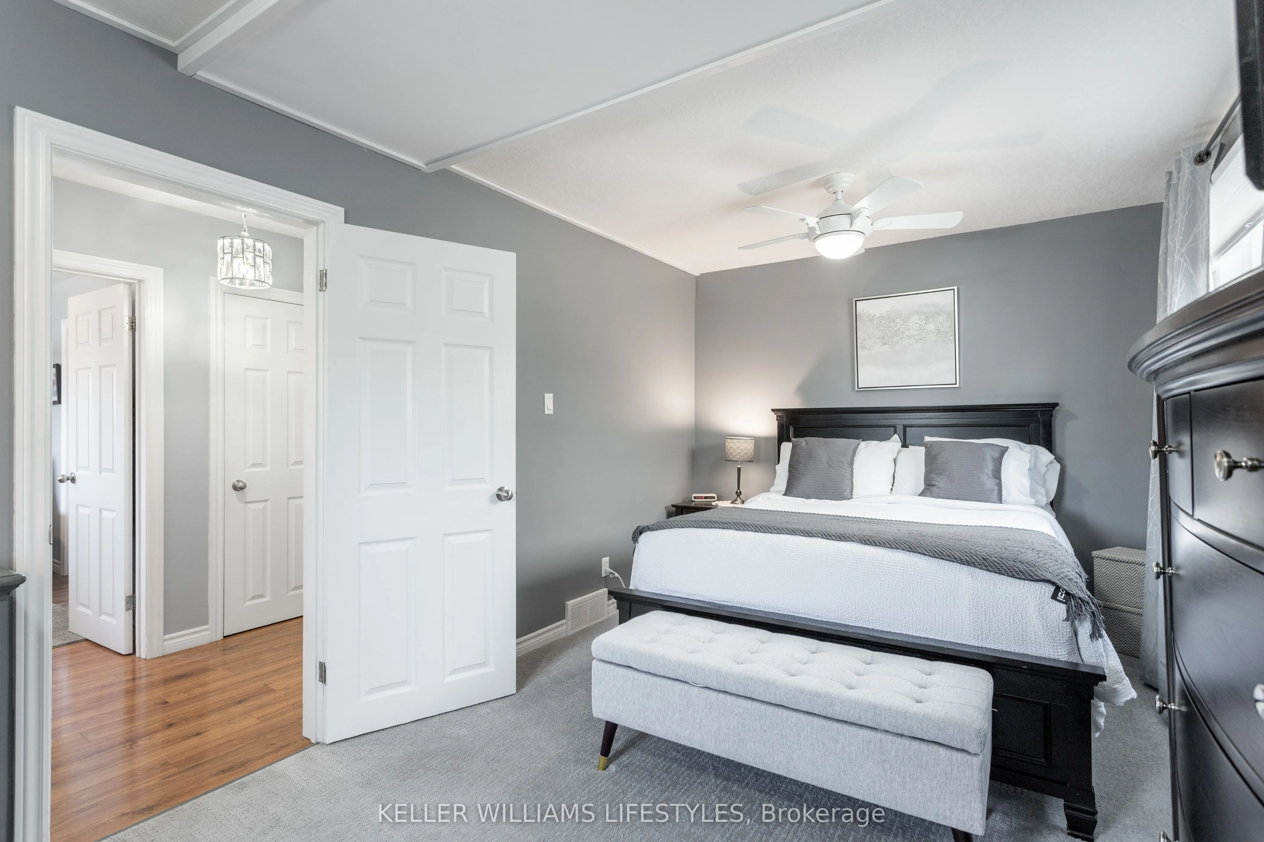 25 Queenston Crescent