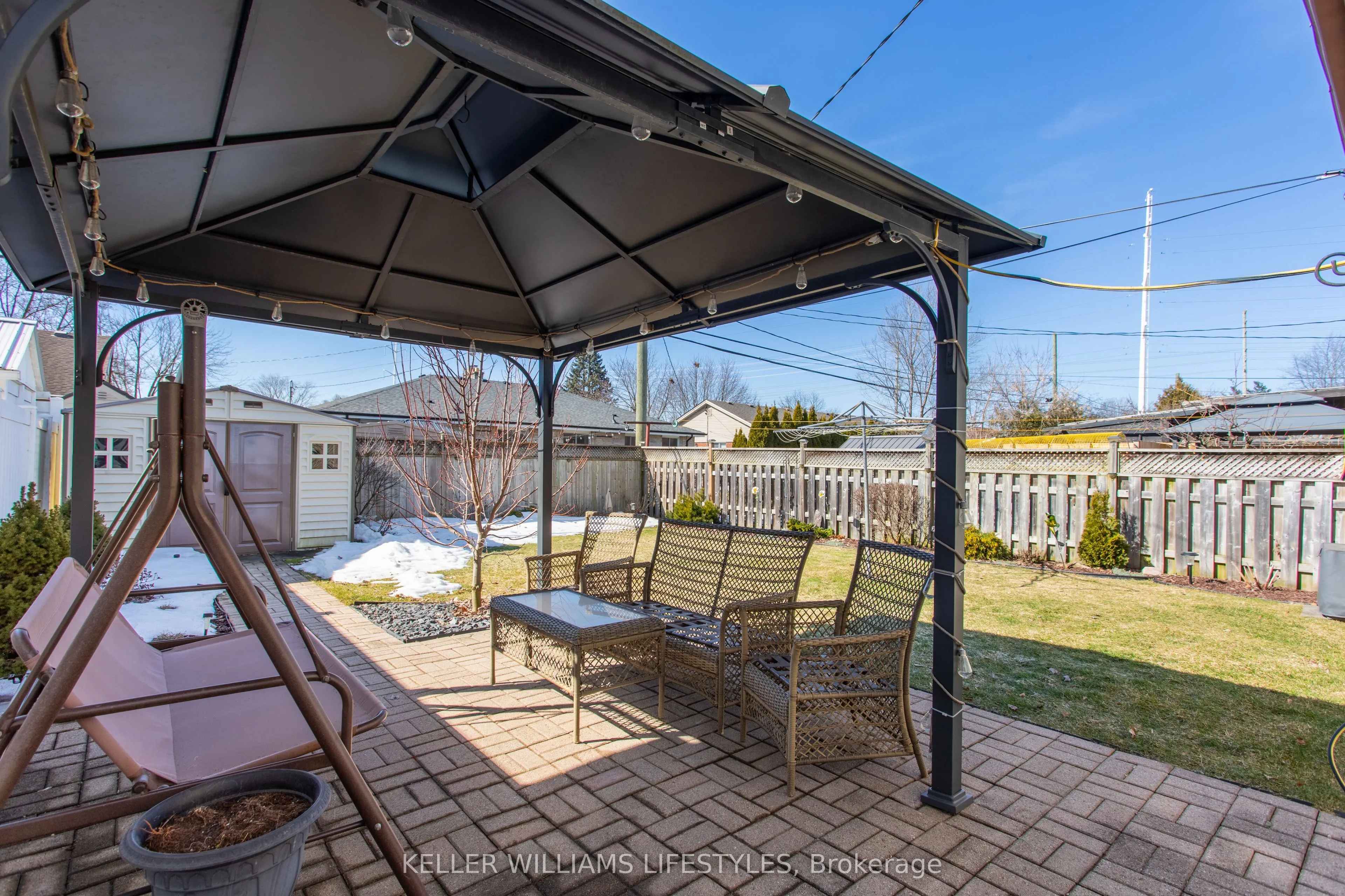 25 Queenston Crescent