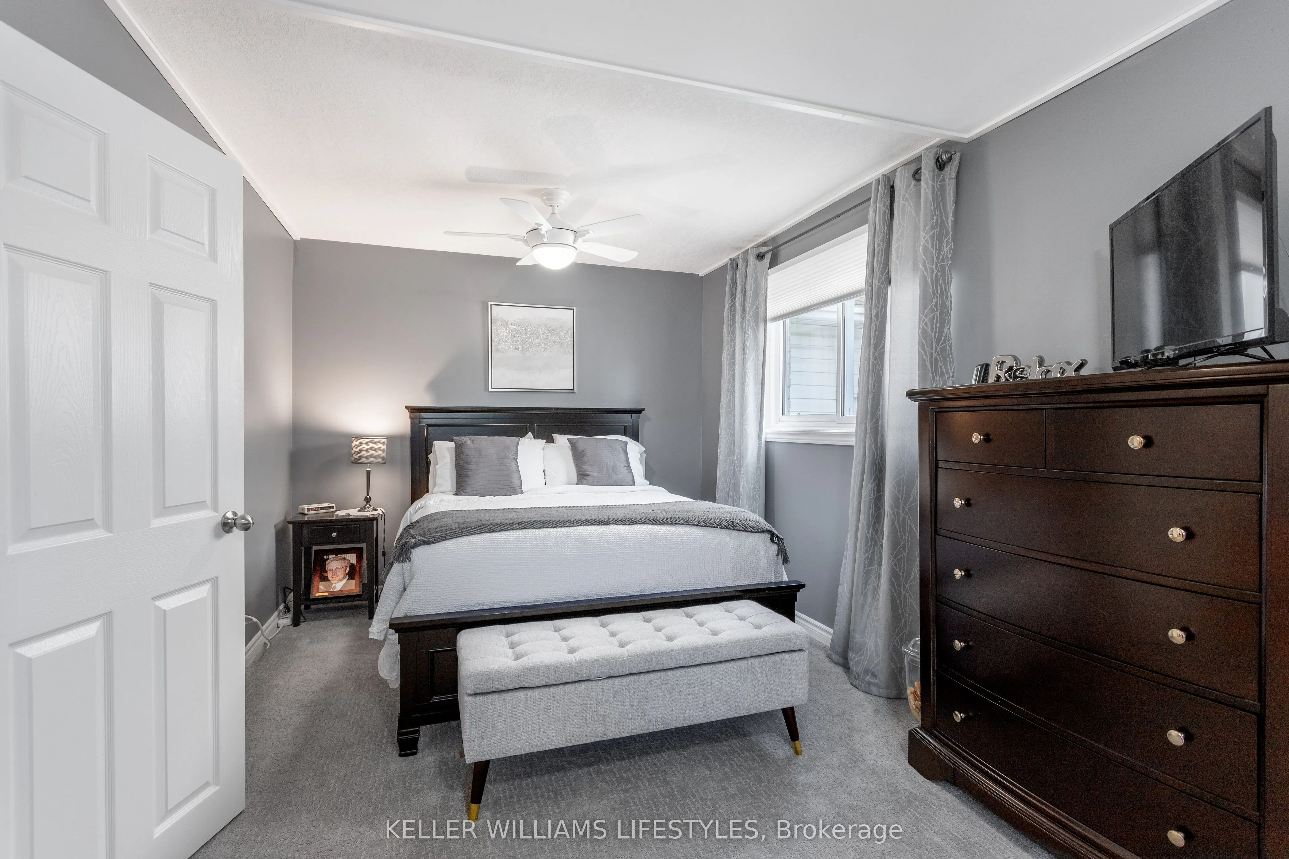 25 Queenston Crescent