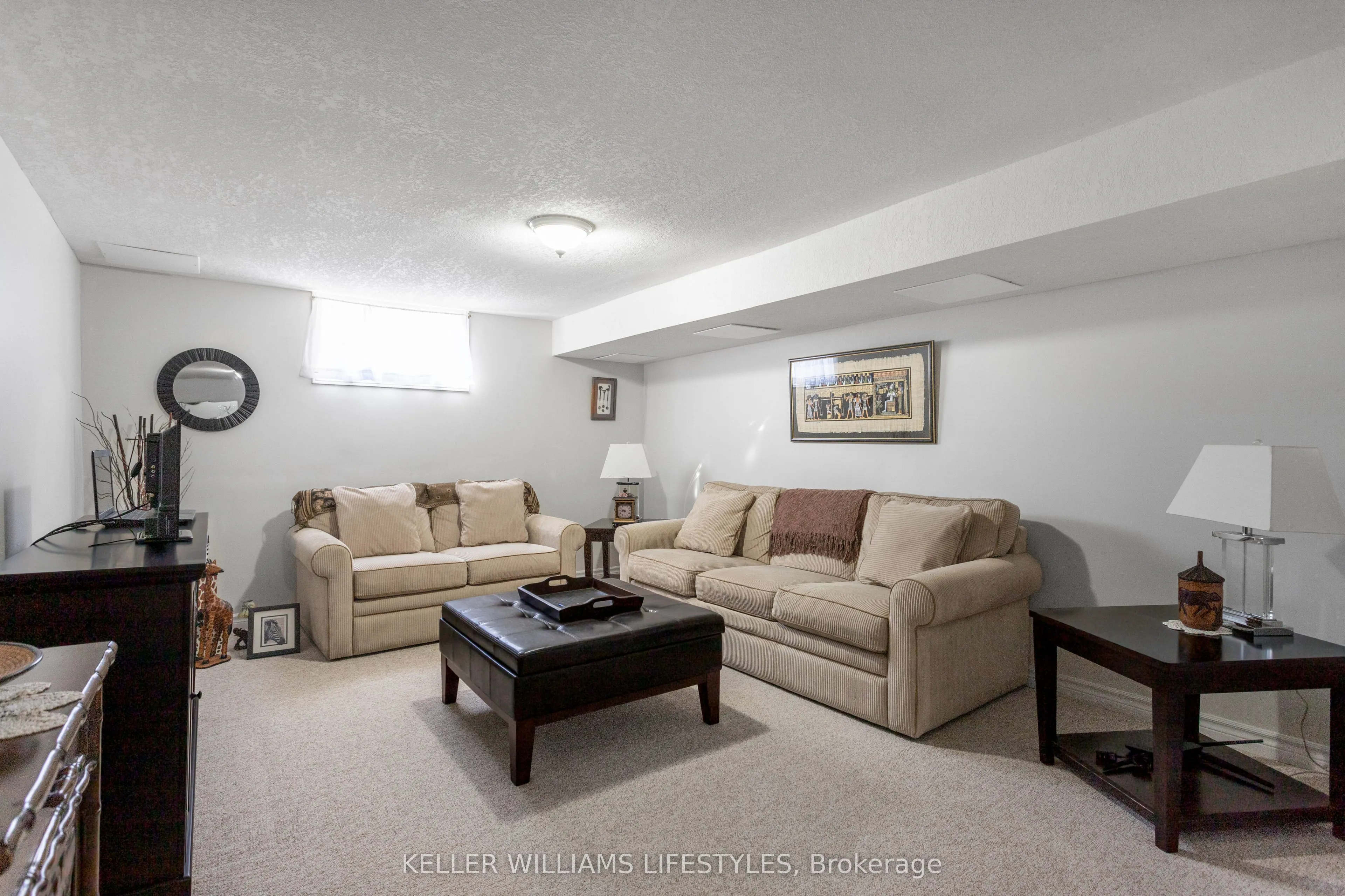 25 Queenston Crescent