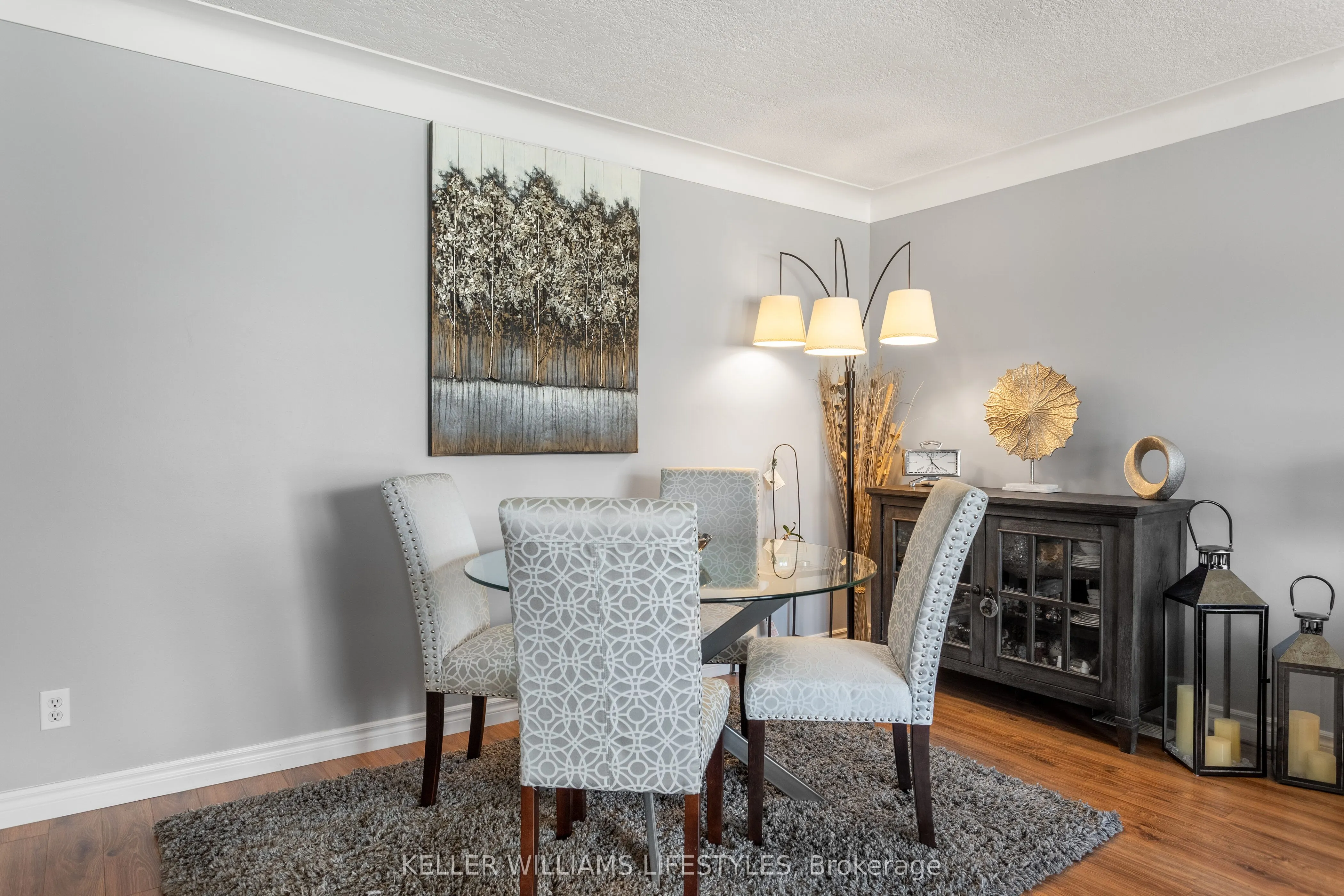25 Queenston Crescent