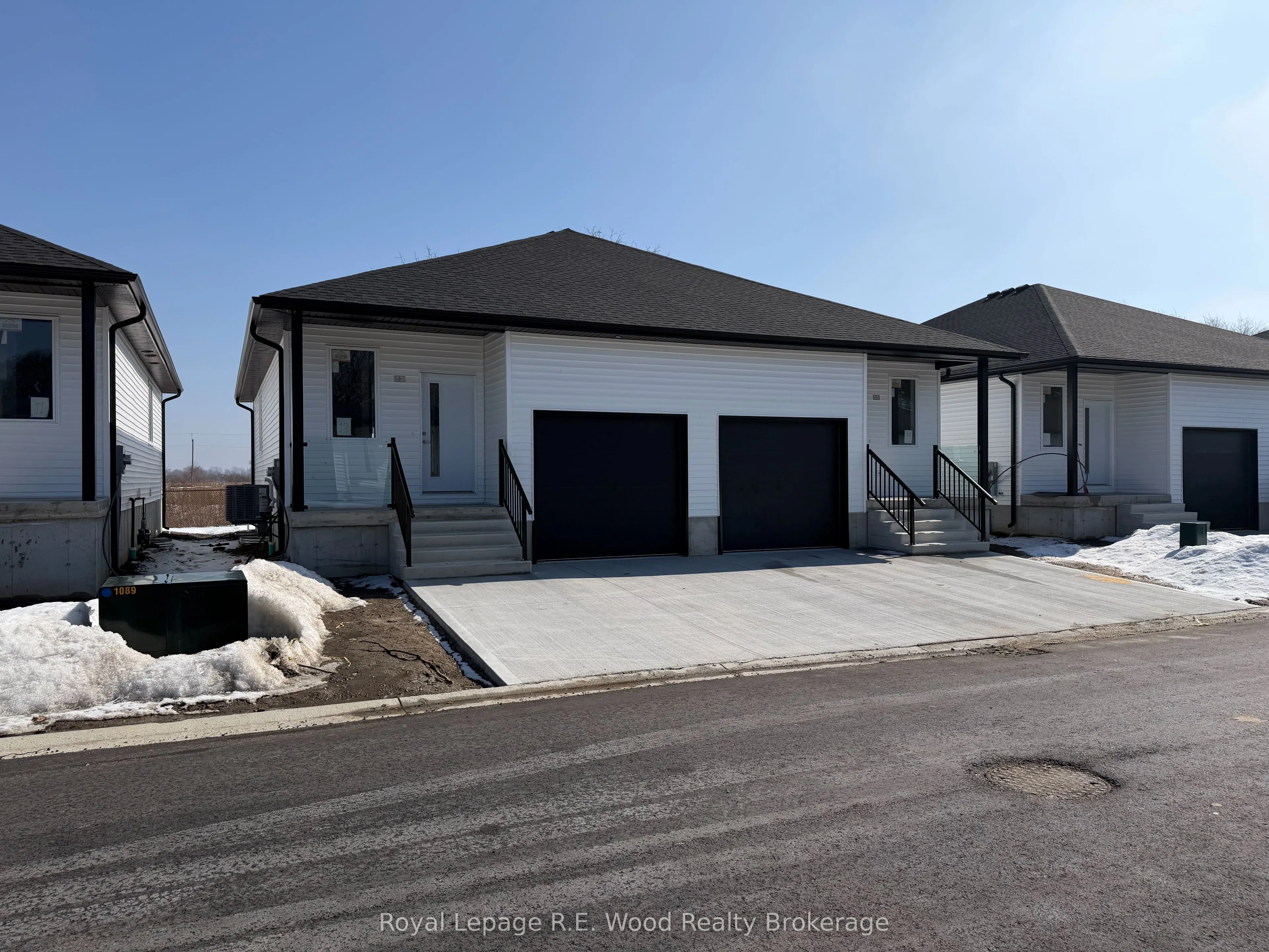 335 John Street S #6