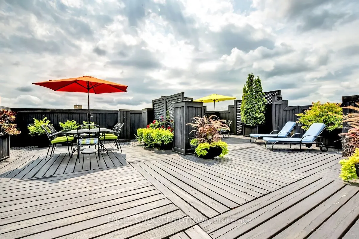 260 Metcalfe Street #1D