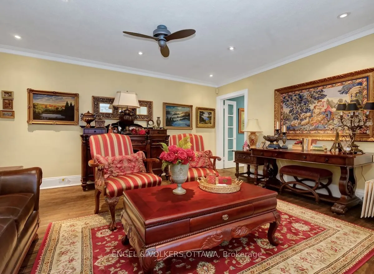 260 Metcalfe Street #1D