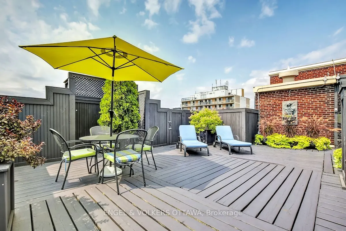 260 Metcalfe Street #1D