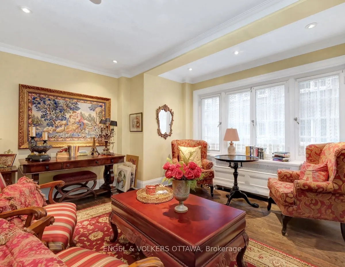 260 Metcalfe Street #1D