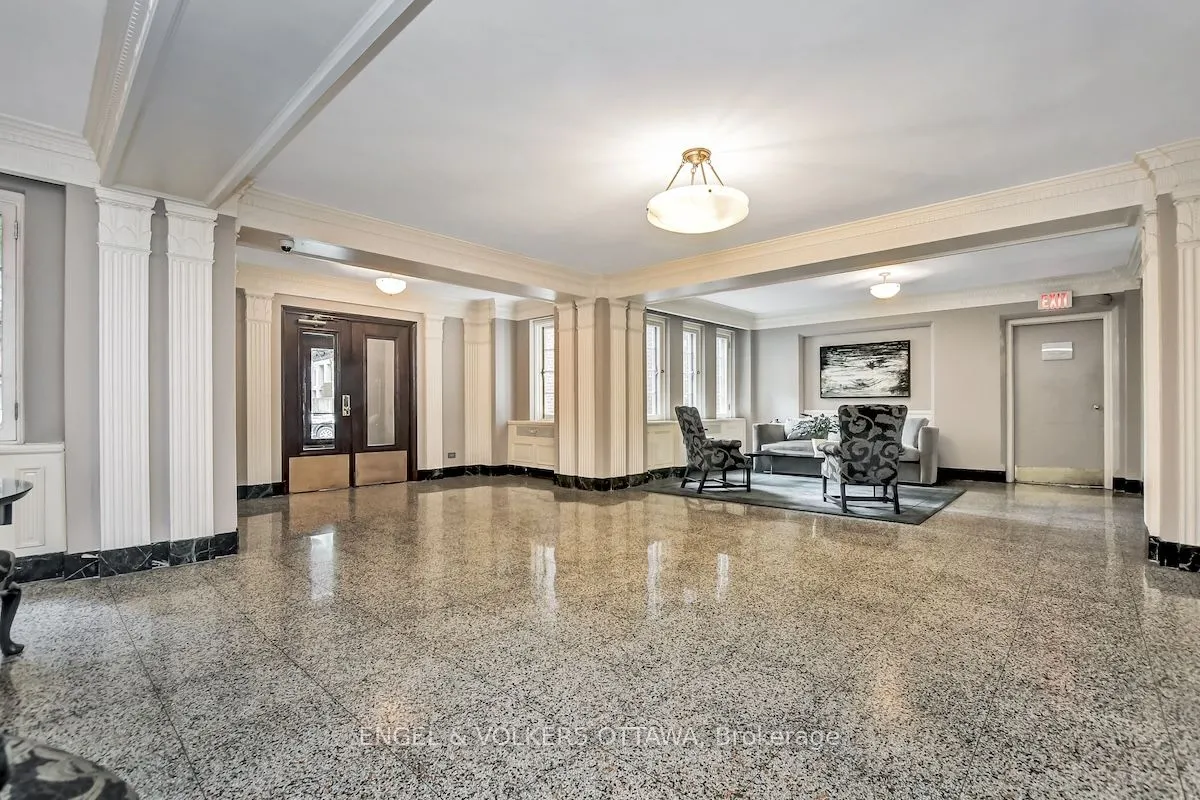 260 Metcalfe Street #1D