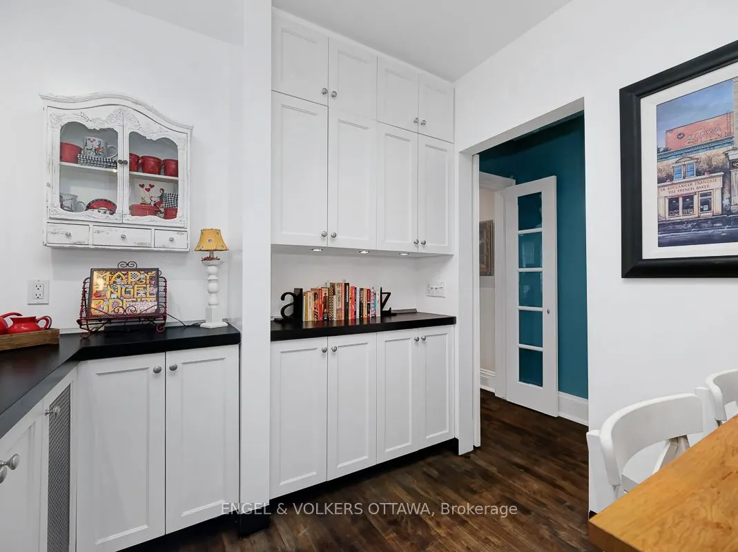 260 Metcalfe Street #1D