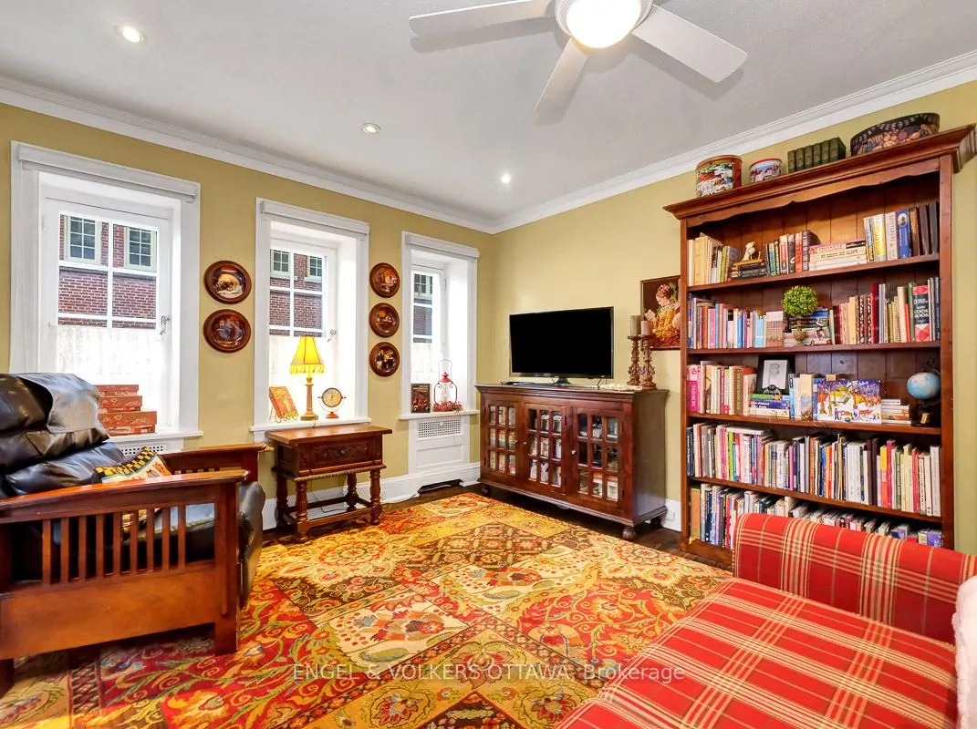 260 Metcalfe Street #1D