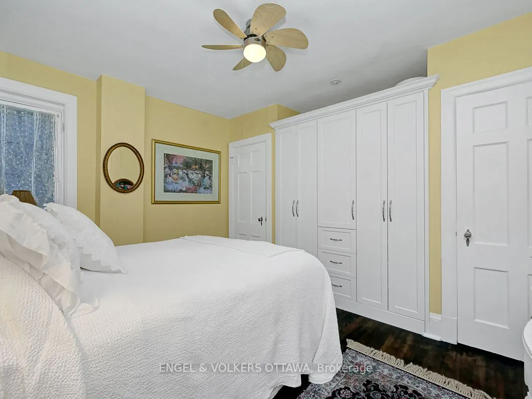 260 Metcalfe Street #1D