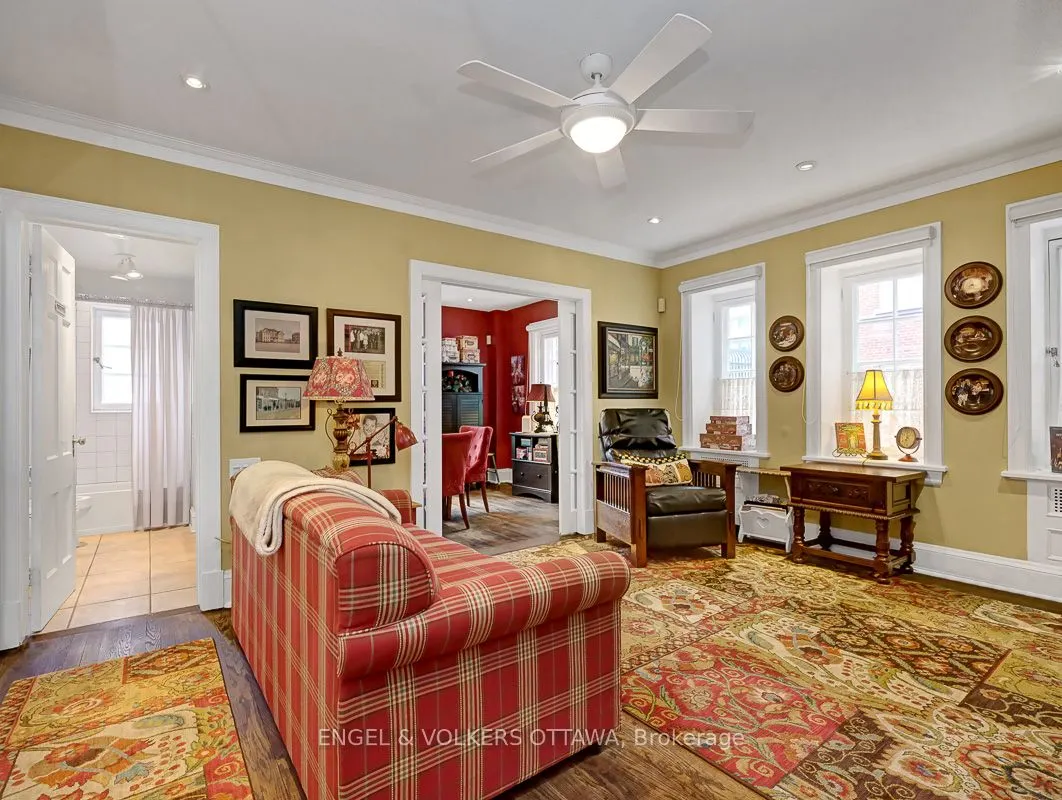 260 Metcalfe Street #1D