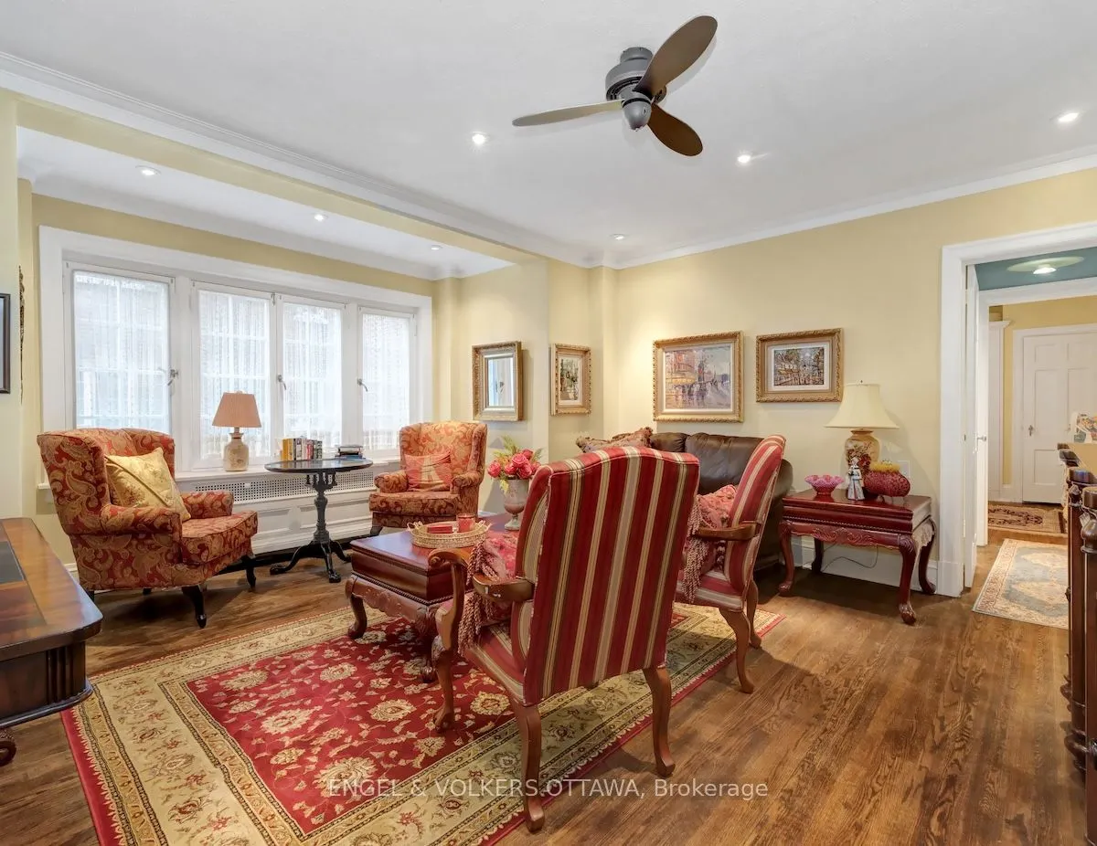 260 Metcalfe Street #1D