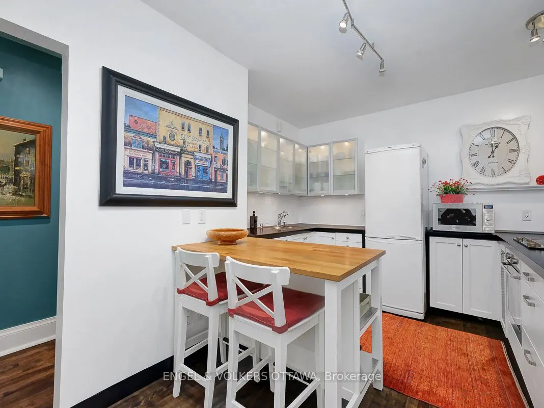260 Metcalfe Street #1D