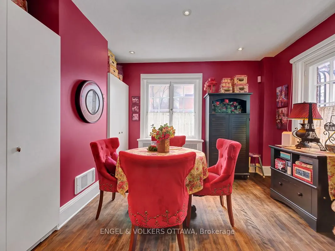 260 Metcalfe Street #1D