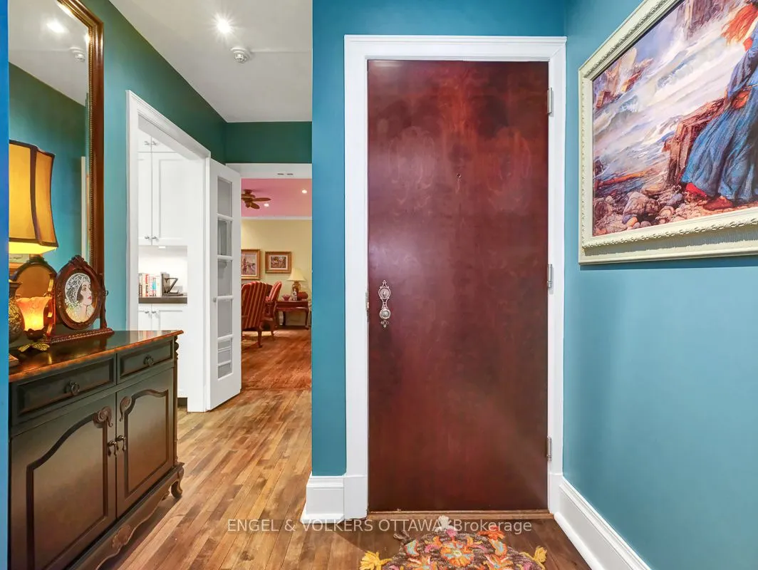 260 Metcalfe Street #1D