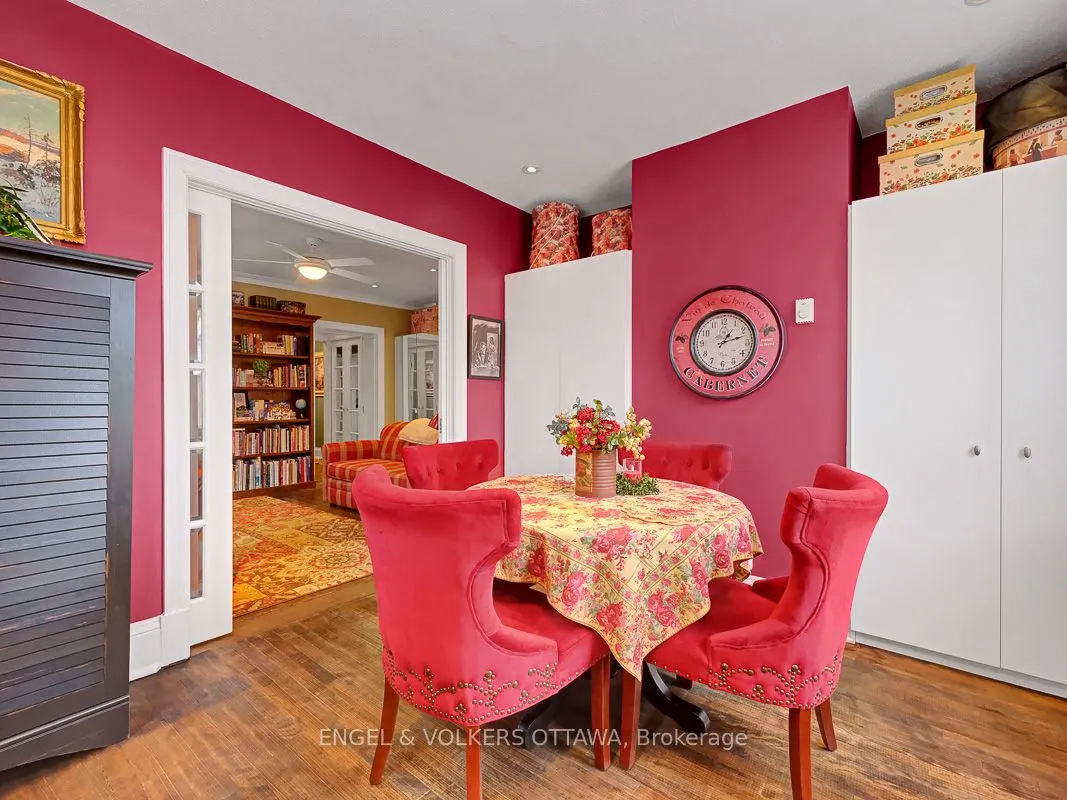 260 Metcalfe Street #1D