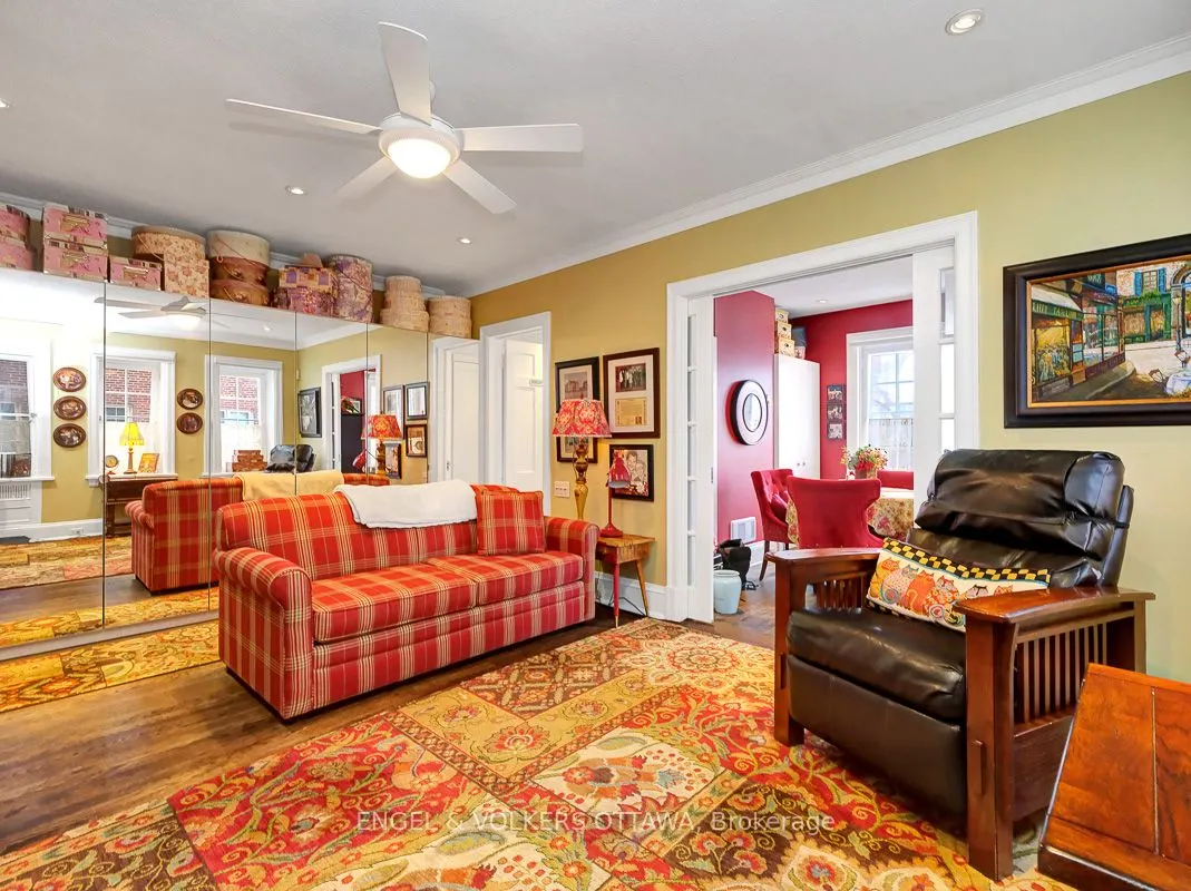 260 Metcalfe Street #1D