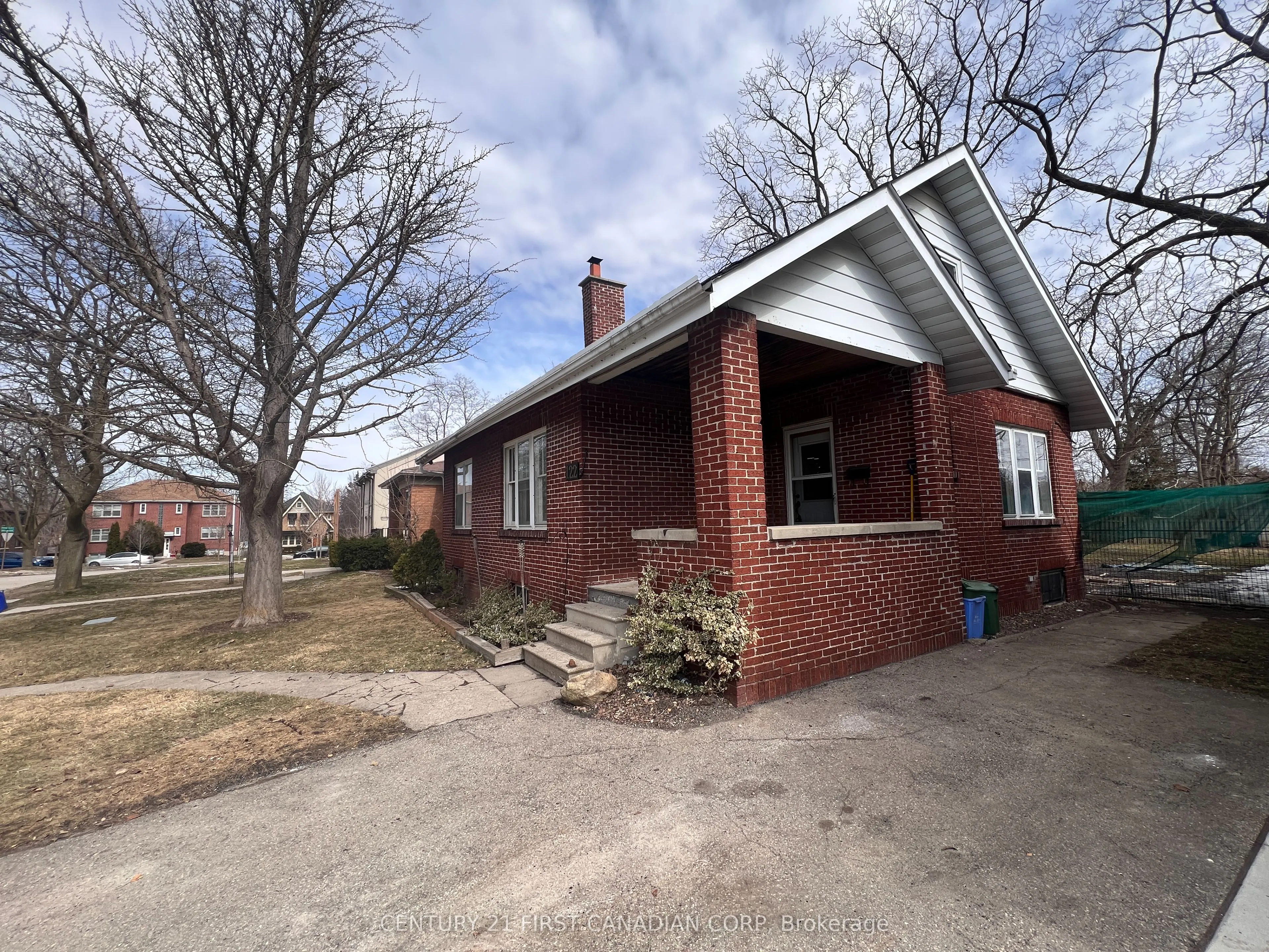 122 Windsor Crescent